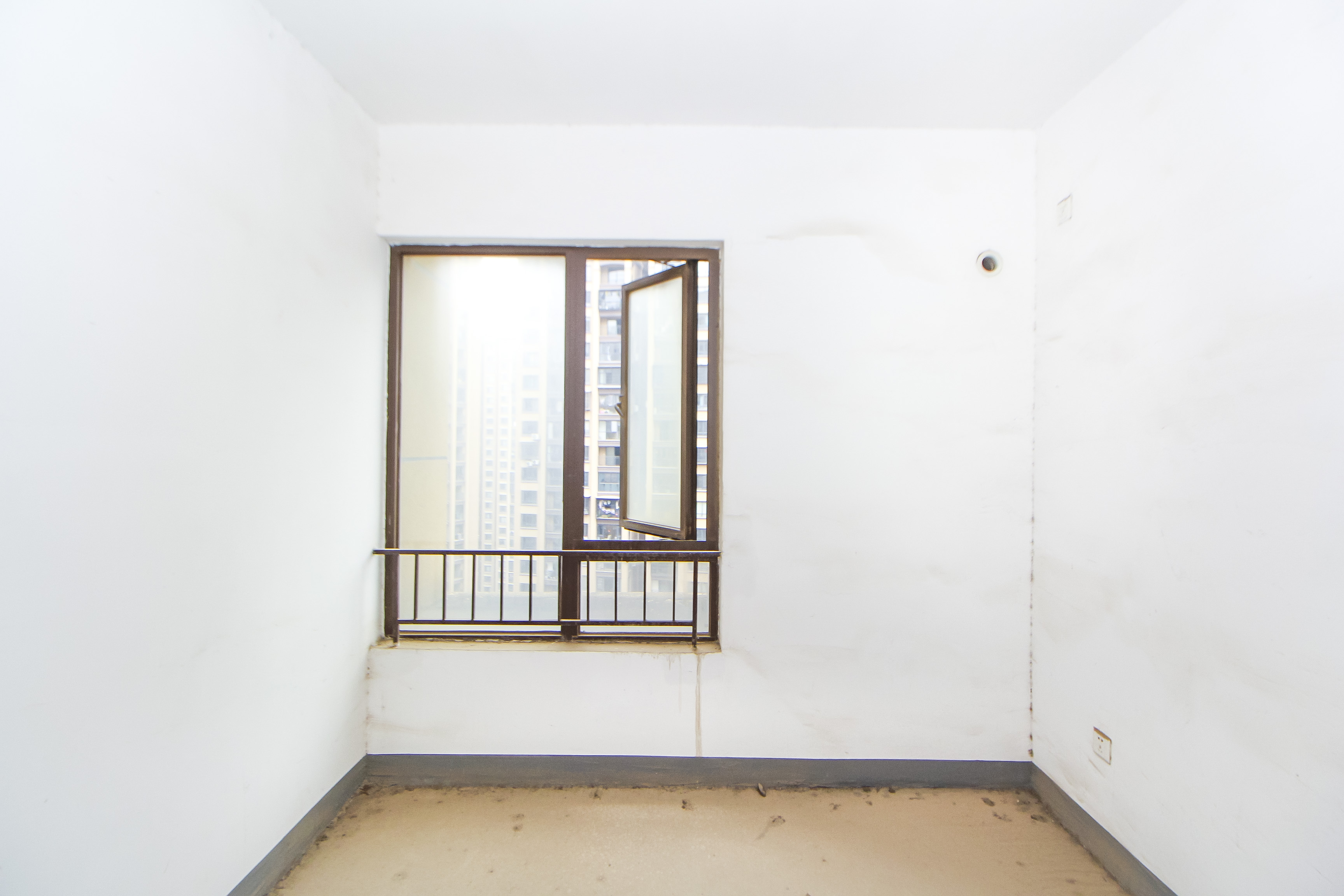 华润橡树湾  3室2厅2卫    112.0万其他