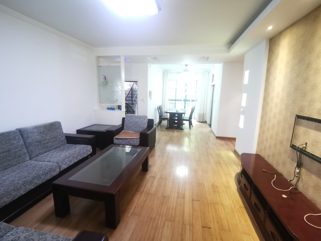 玫瑰名城丁香苑 3室2厅2卫 40.0万 玫瑰名城丁香苑 3室2厅2卫 40.0万客厅