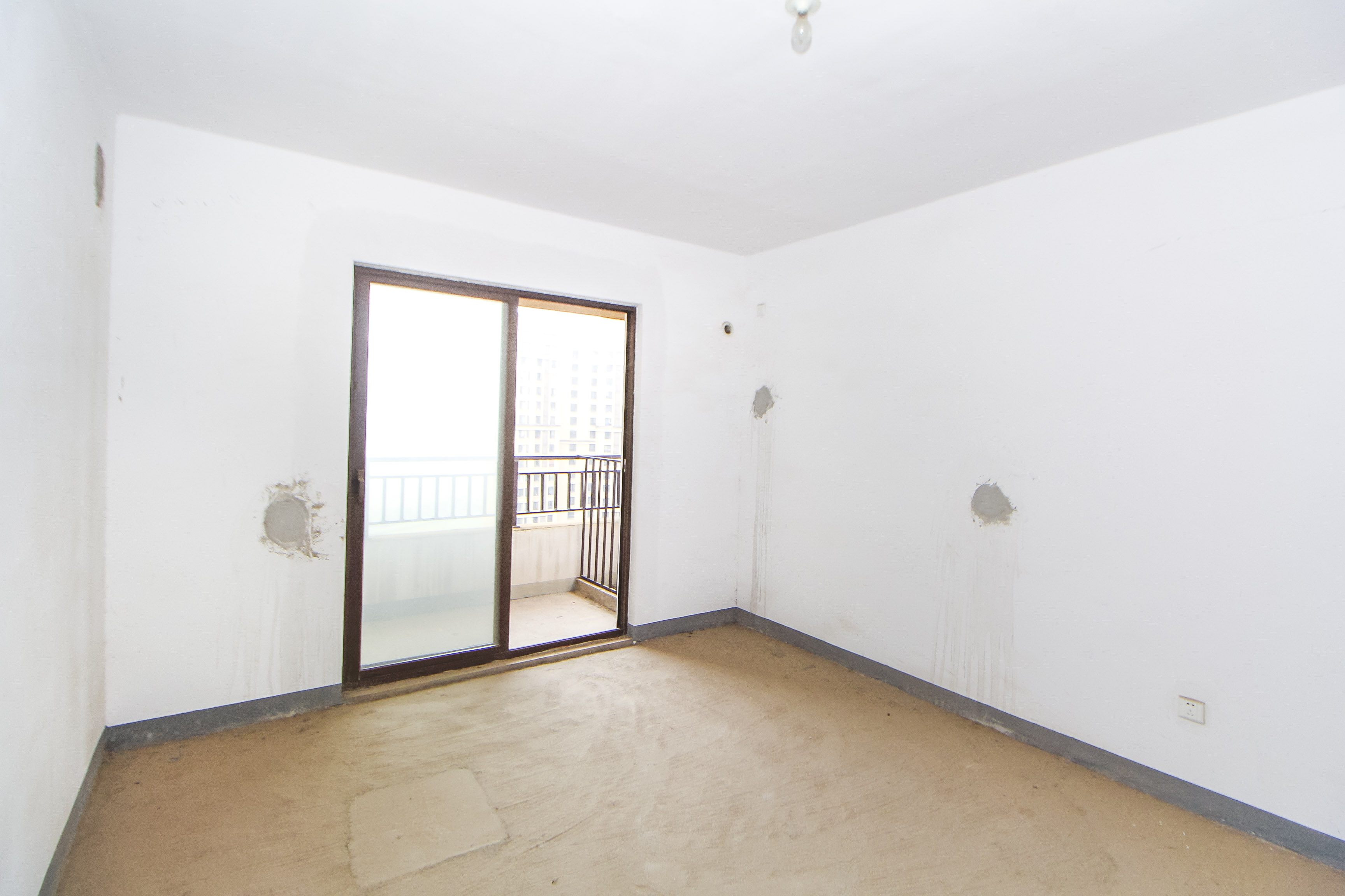 华润橡树湾  3室2厅2卫    112.0万其他