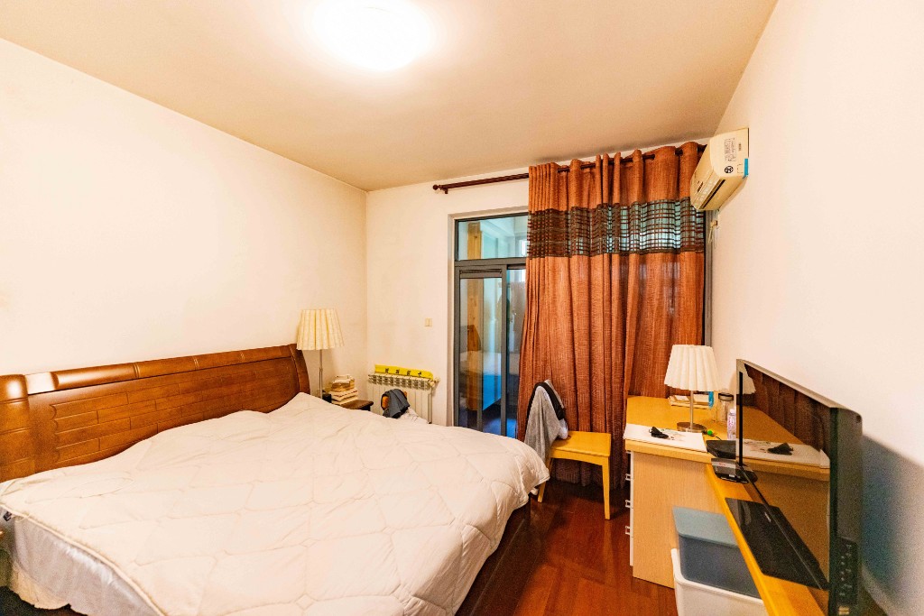 奥林匹克花园 2室1厅2卫 65.0万 奥林匹克花园 2室1厅2卫 65.0万卧室