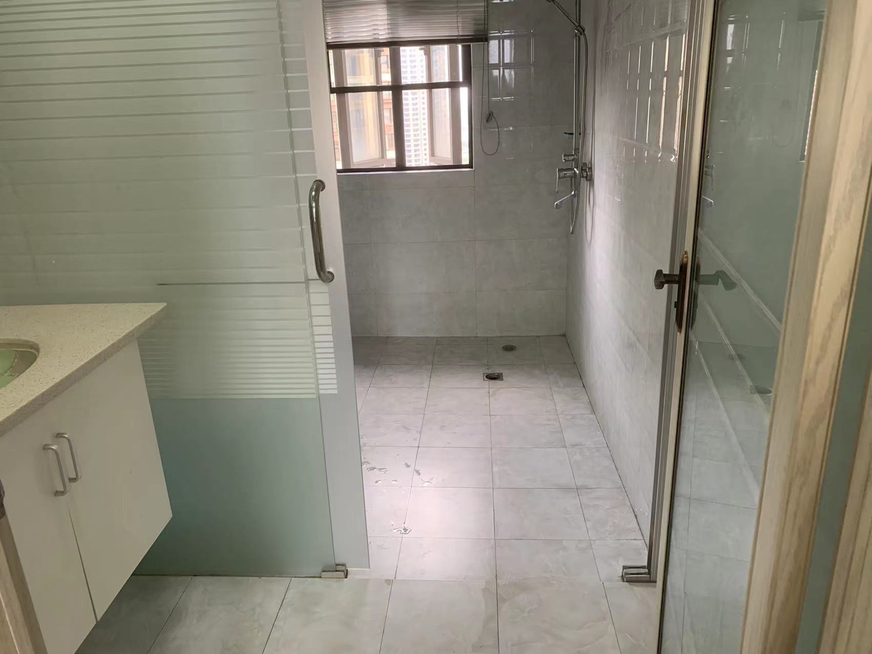 三一歌雅郡 4室2厅2卫 88.0万 三一歌雅郡 4室2厅2卫 88.0万客厅