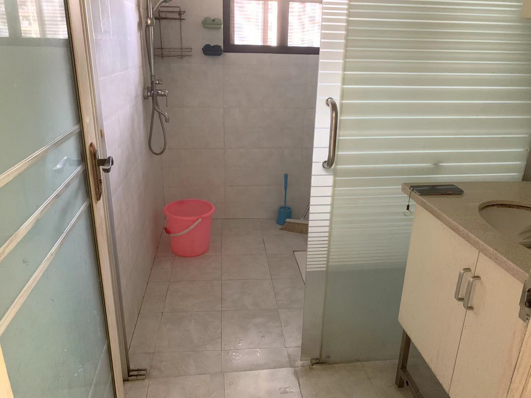 三一歌雅郡 4室2厅2卫 88.0万 三一歌雅郡 4室2厅2卫 88.0万客厅