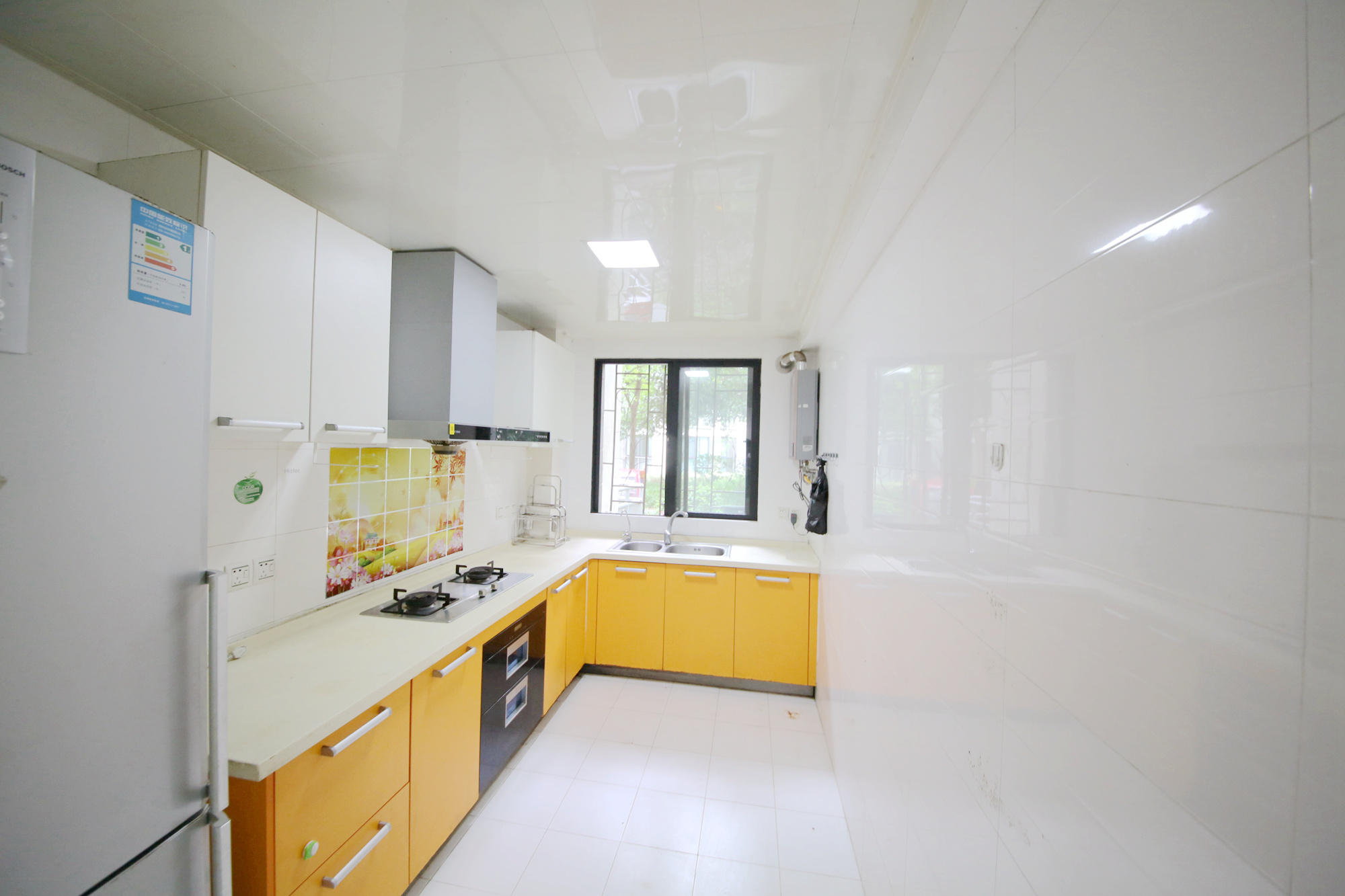 西街花园 4室2厅2卫 125.0万 西街花园 4室2厅2卫 125.0万厨房