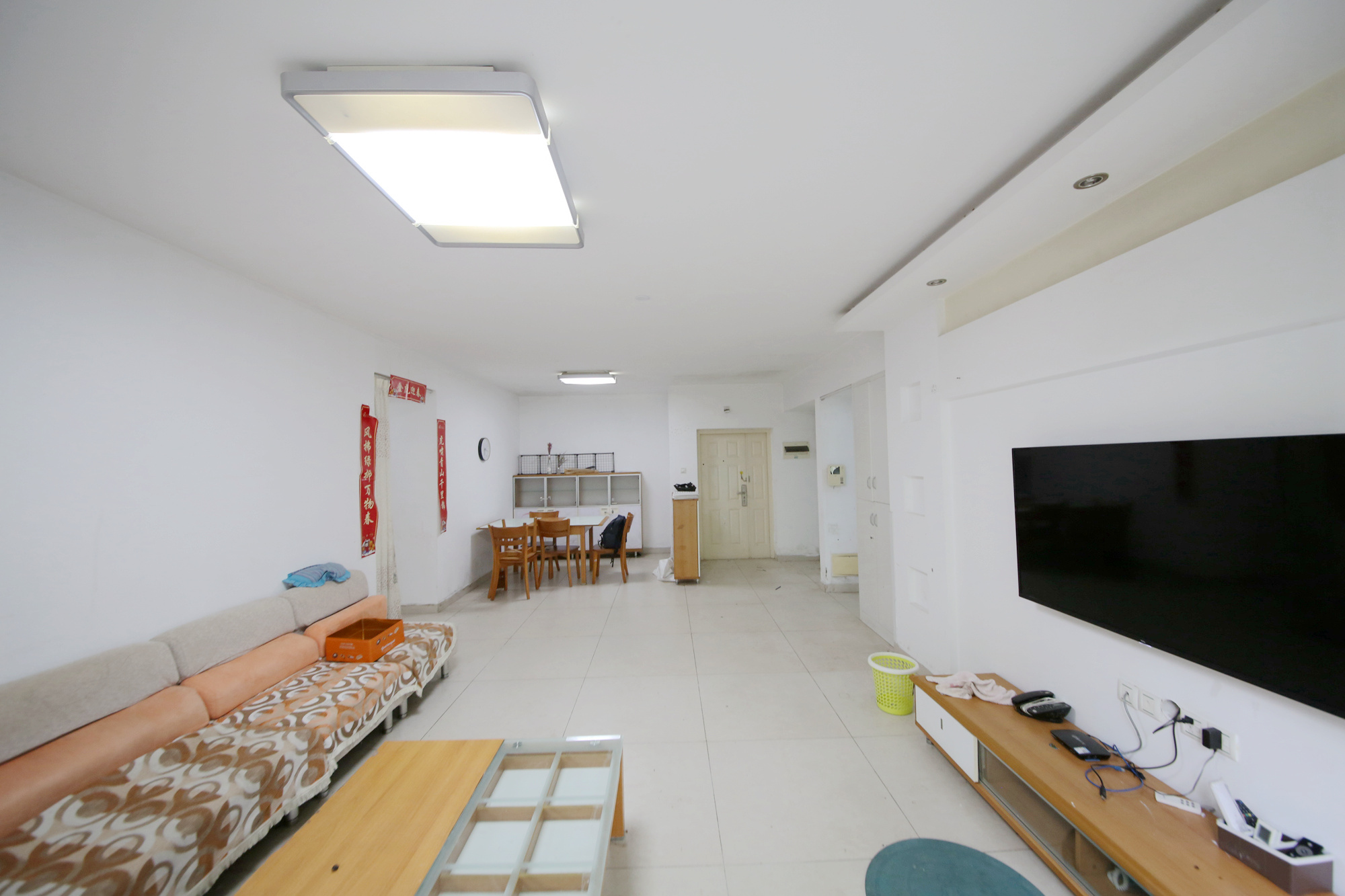 西街花园 4室2厅2卫 125.0万 西街花园 4室2厅2卫 125.0万客厅