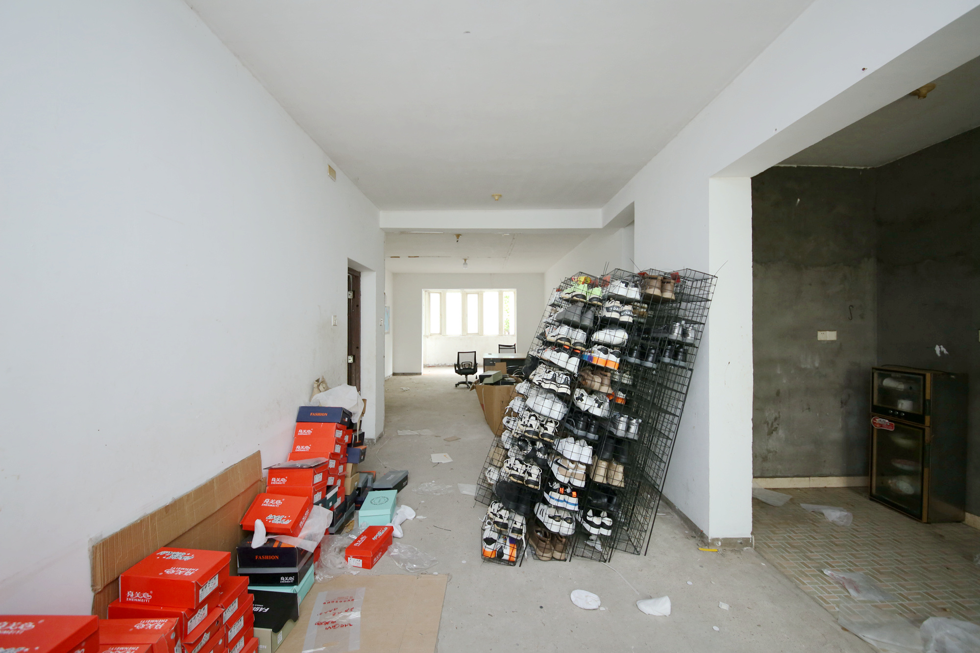 鑫邮小区  3室2厅2卫   90.00万客厅