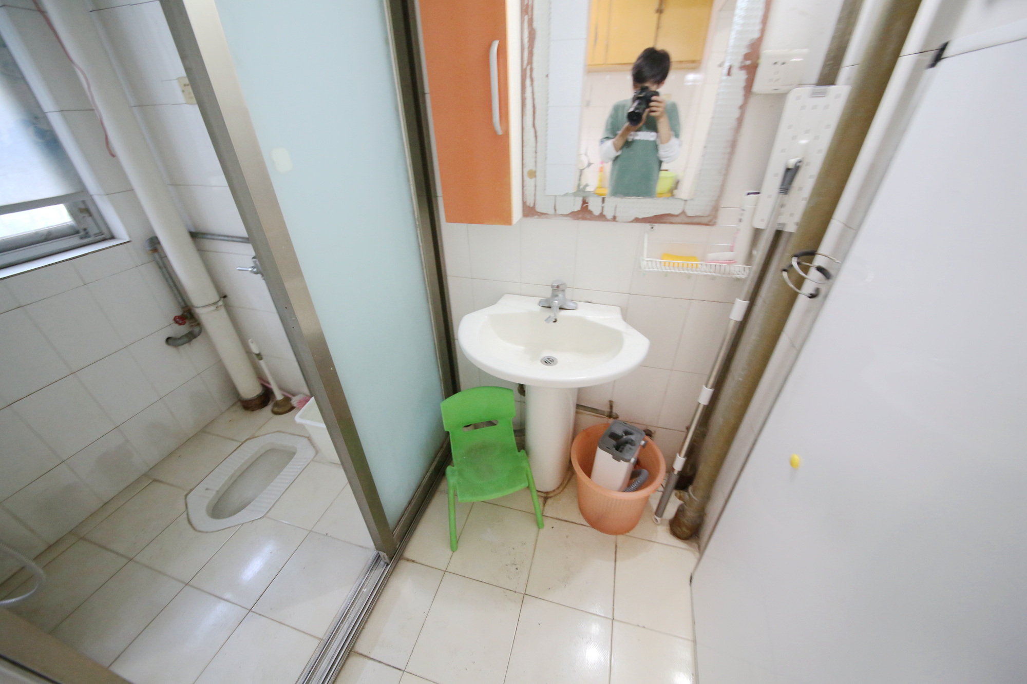 安泰新村  3室2厅1卫   64.80万卫生间