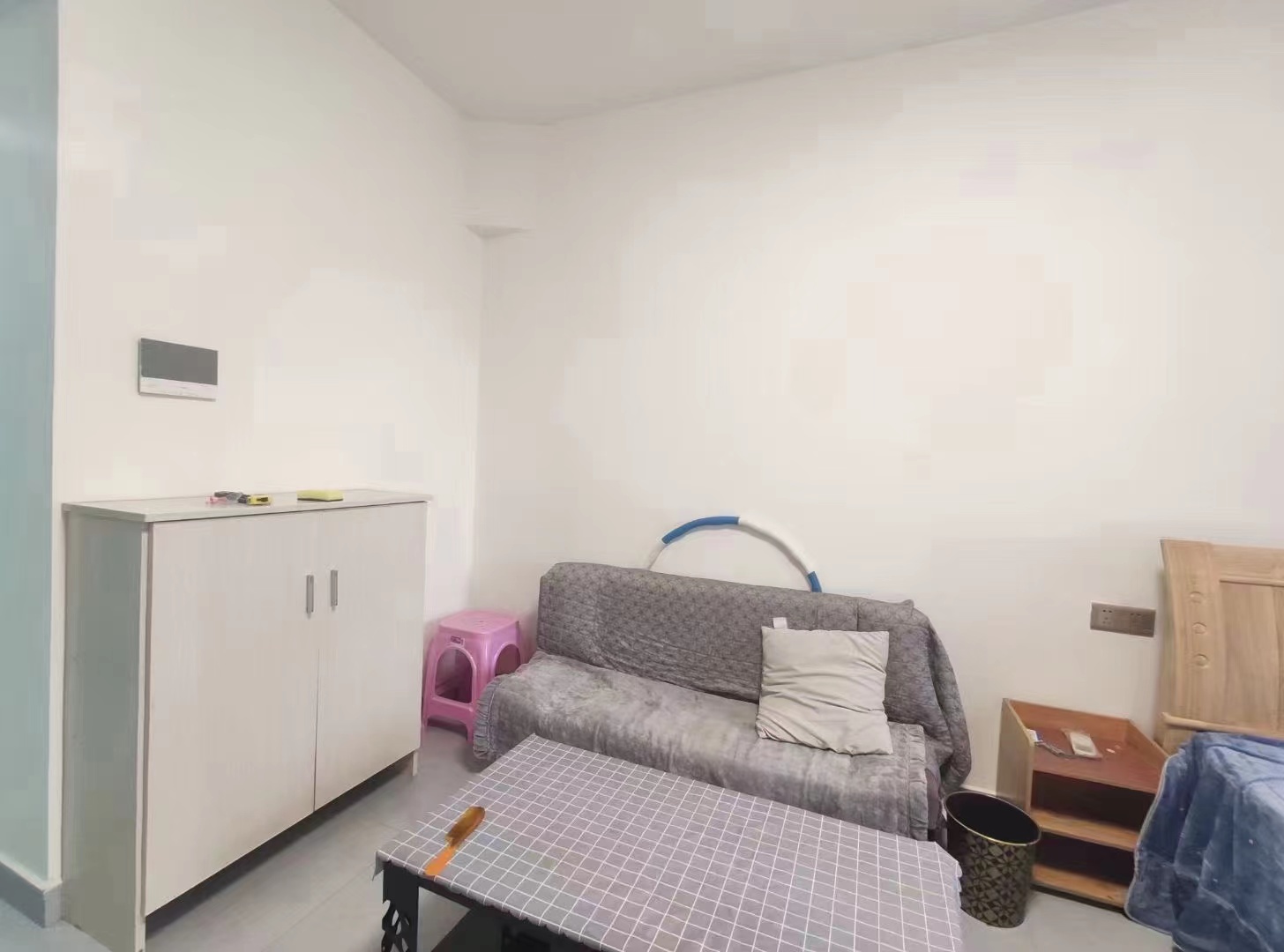 新桂公馆 1室0厅1卫 25.0万 新桂公馆 1室0厅1卫 25.0万客厅