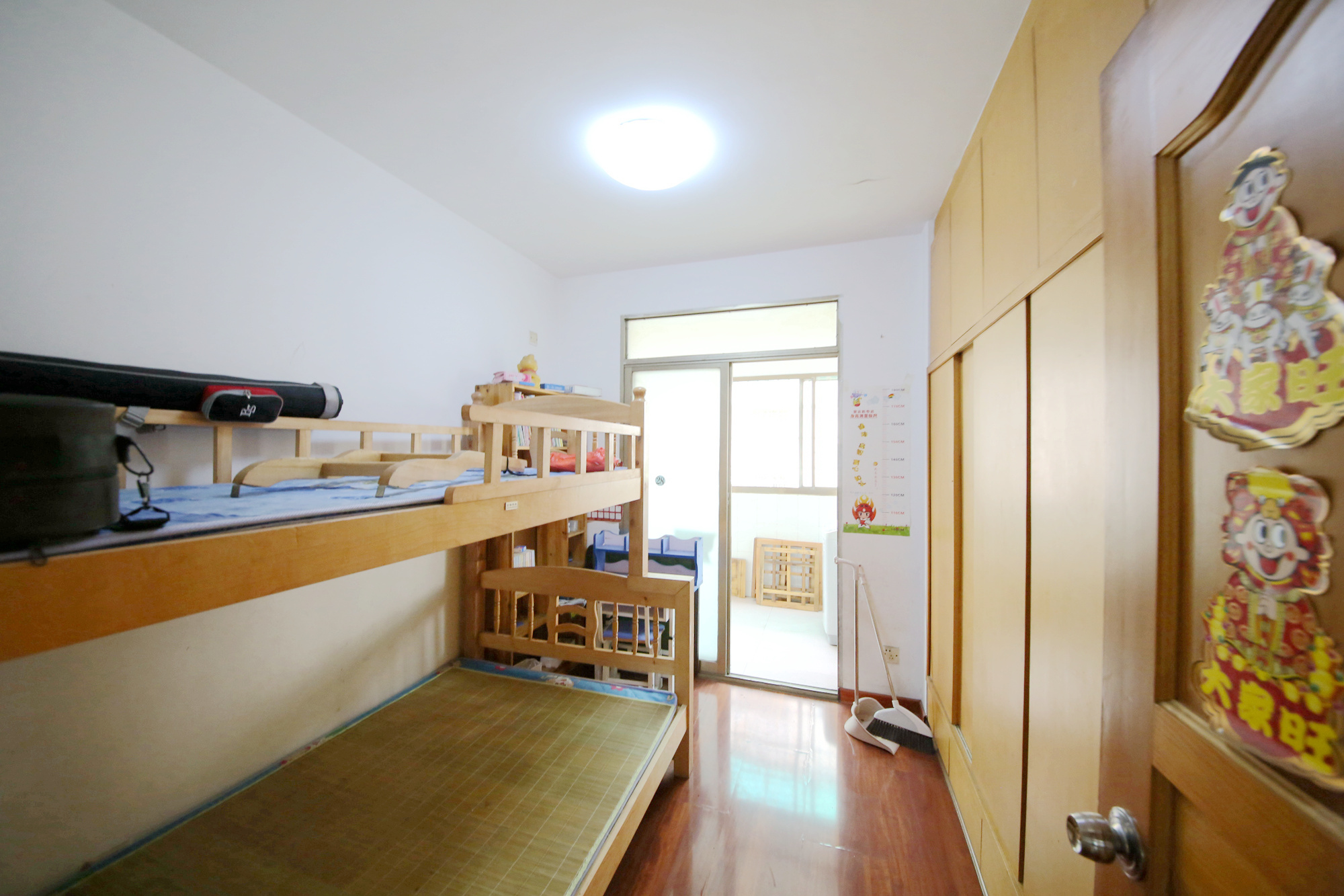 安泰新村  3室2厅1卫   64.80万卧室
