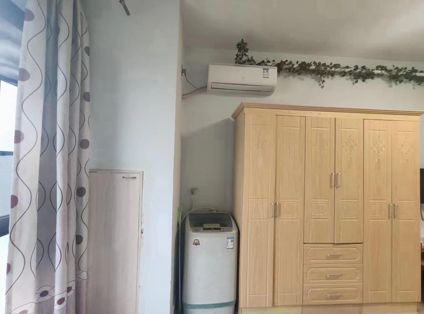 新桂公馆 1室0厅1卫 25.0万 新桂公馆 1室0厅1卫 25.0万客厅