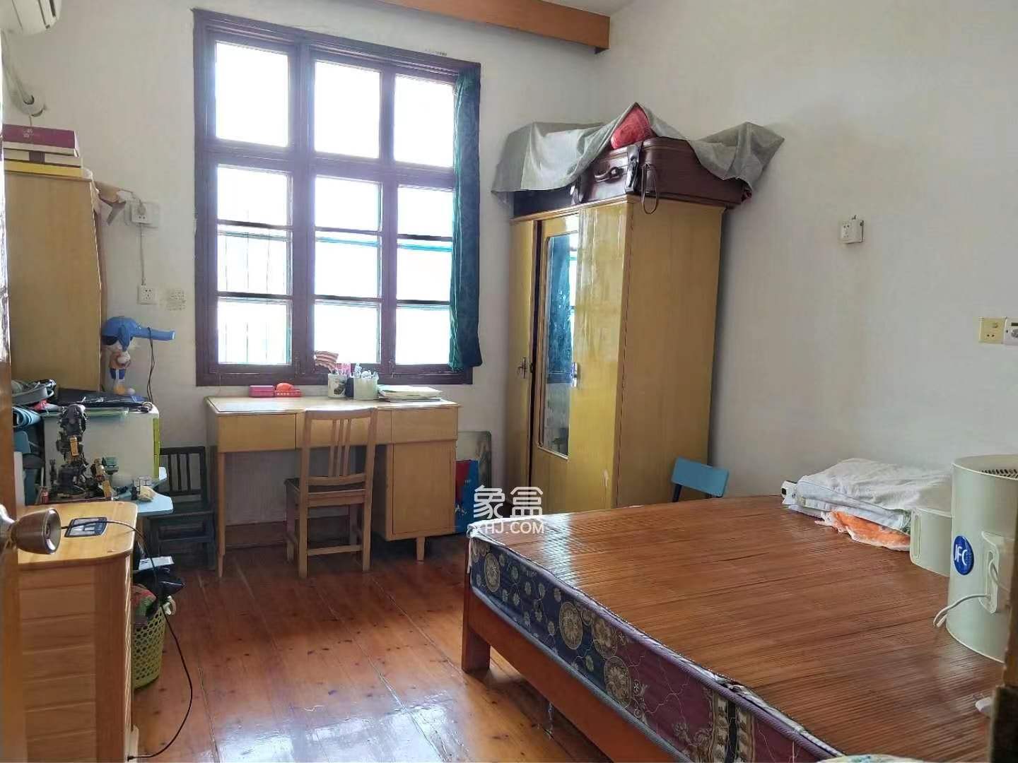 跃进村 2室2厅1卫 19.0万 跃进村 2室2厅1卫 19.0万客厅