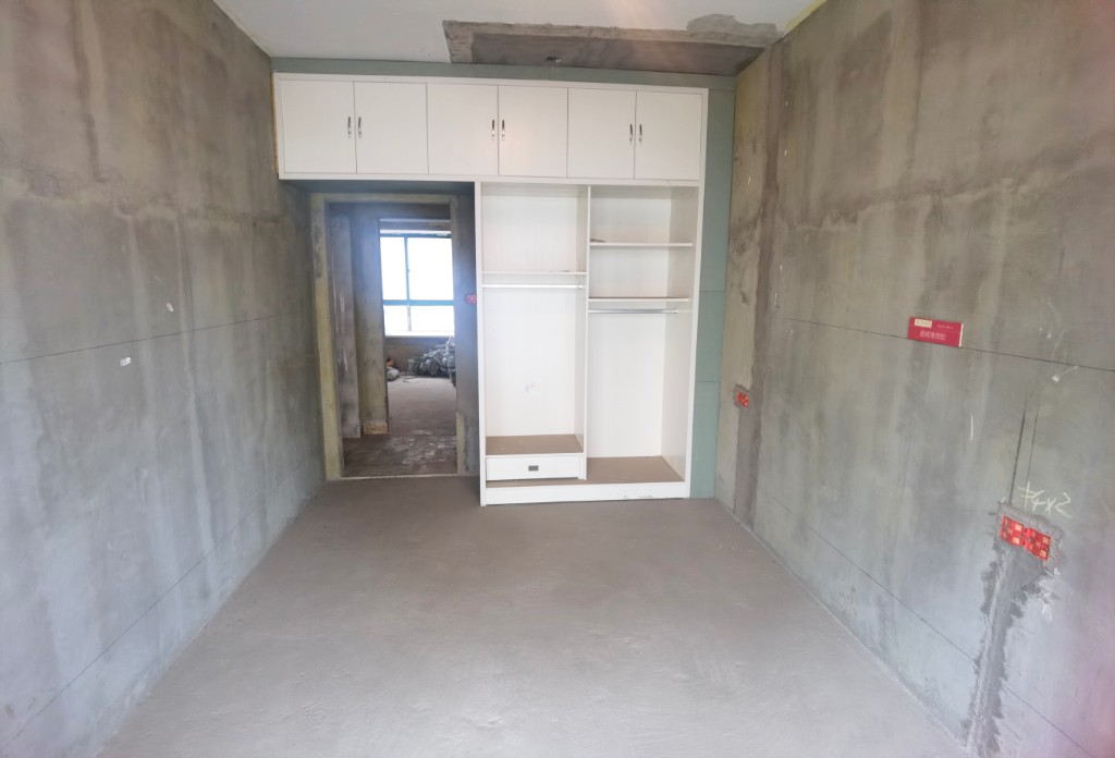 湖景名城 3室2厅2卫 56.8万 湖景名城 3室2厅2卫 56.8万客厅