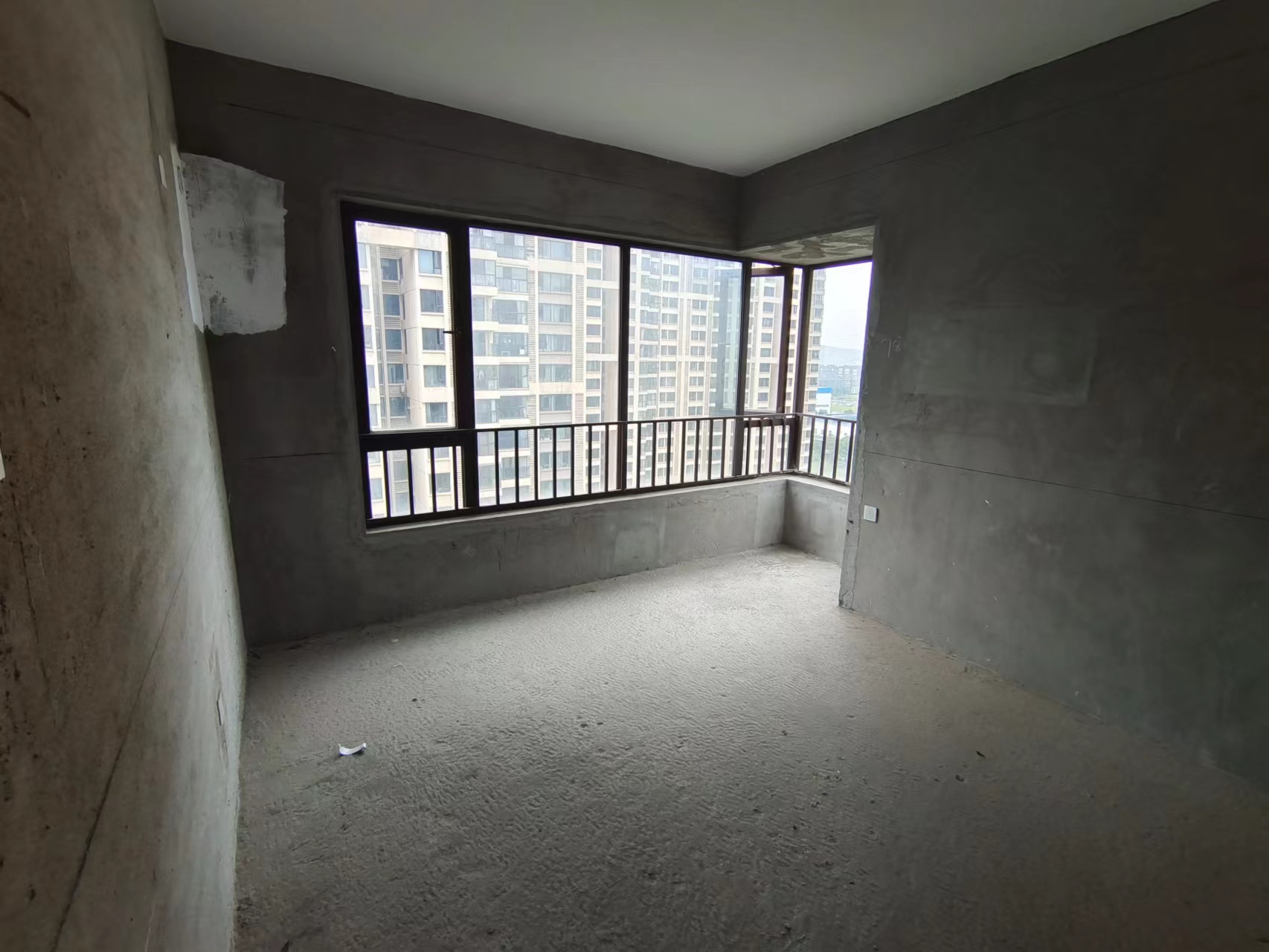 蓝溪谷 4室2厅1卫 110.0万 蓝溪谷 4室2厅1卫 110.0万客厅