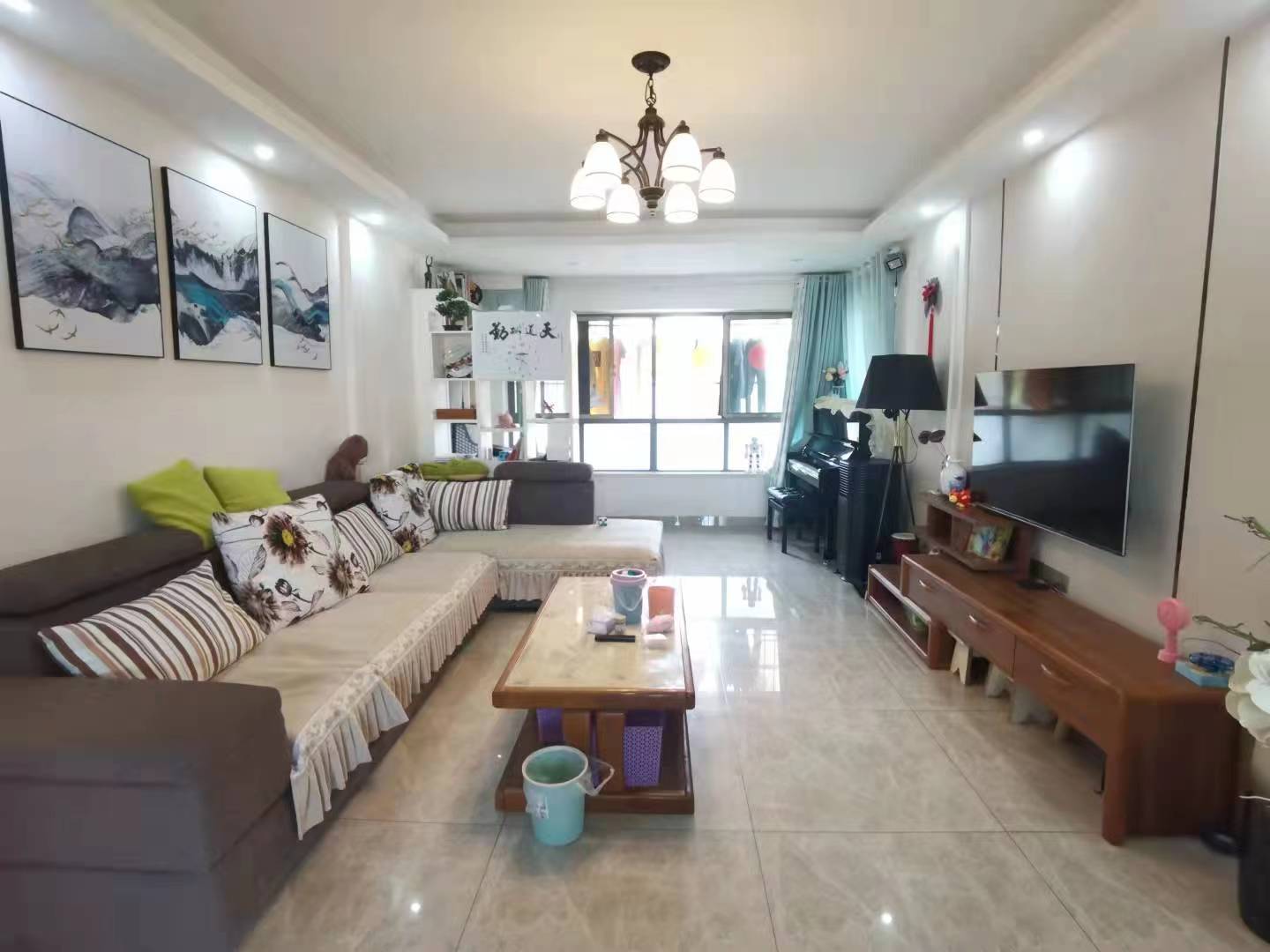 凯风珑城 3室2厅2卫 85.0万 凯风珑城 3室2厅2卫 85.0万客厅