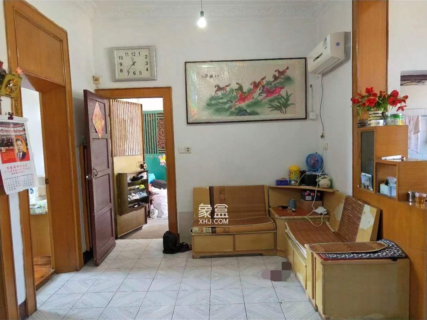 跃进村 2室2厅1卫 19.0万 跃进村 2室2厅1卫 19.0万客厅