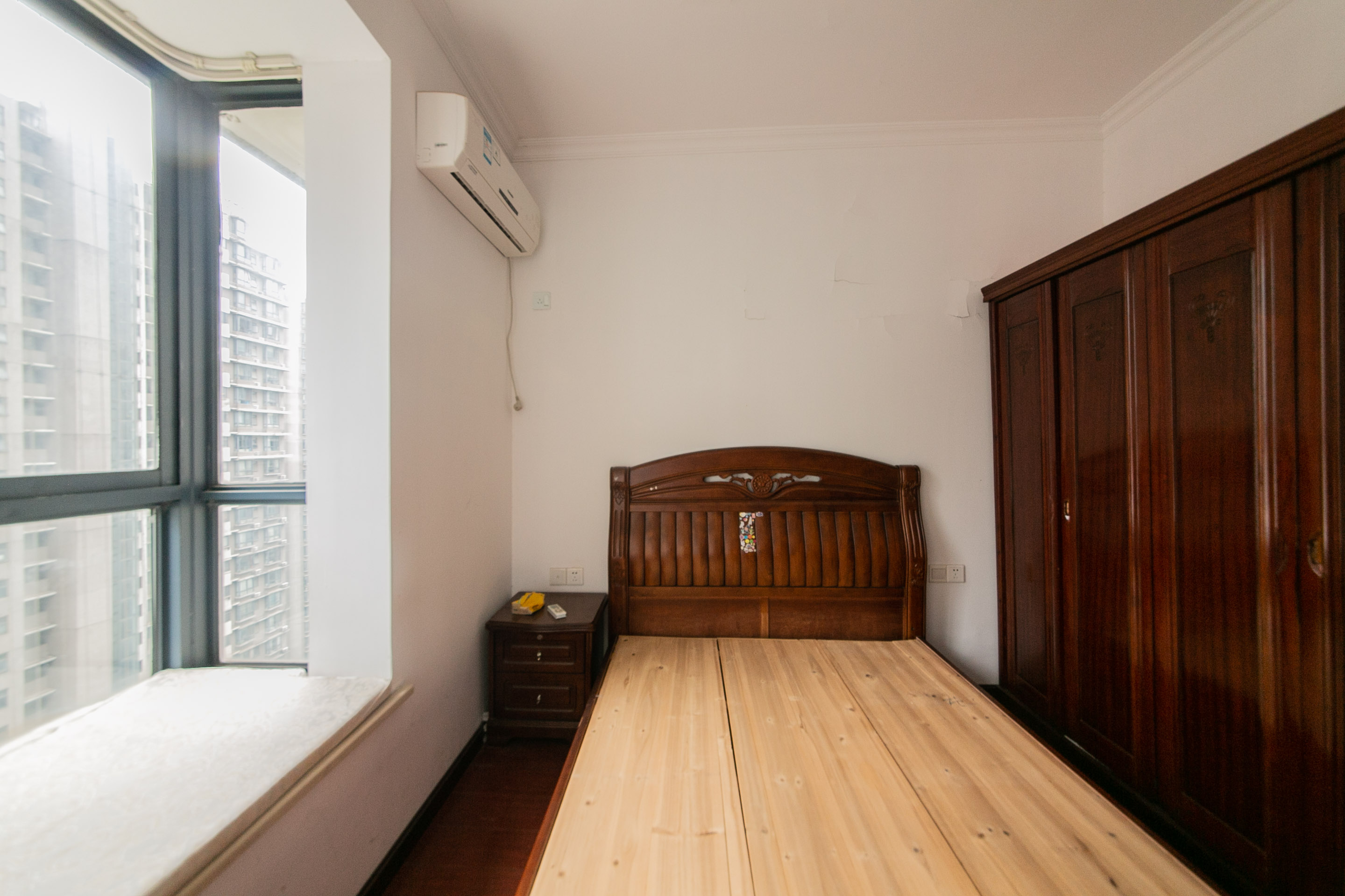 湘江世纪城融江苑  3室2厅1卫    115.0万卧室