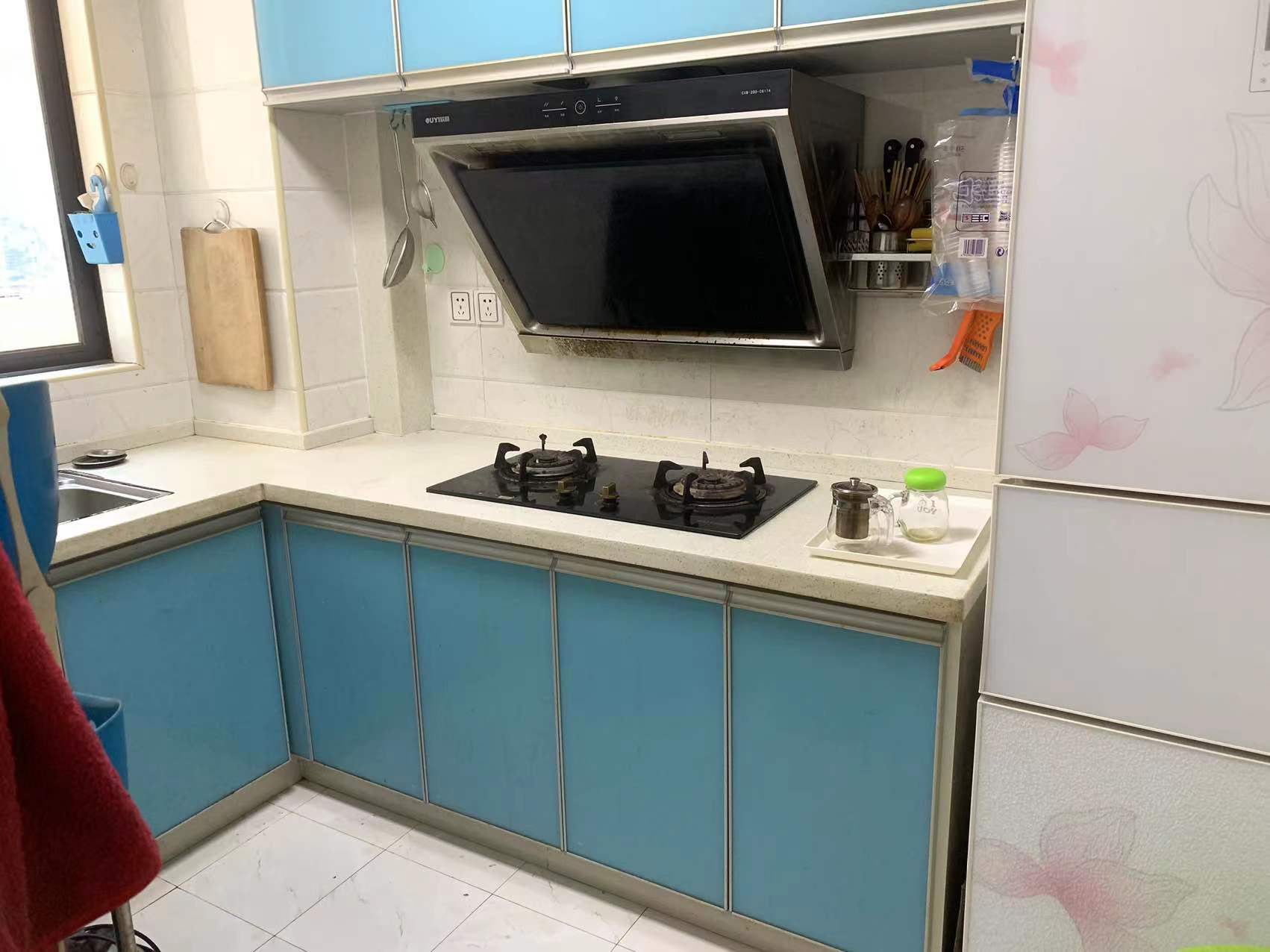 中央皇庭 3室2厅1卫 54.8万 中央皇庭 3室2厅1卫 54.8万客厅