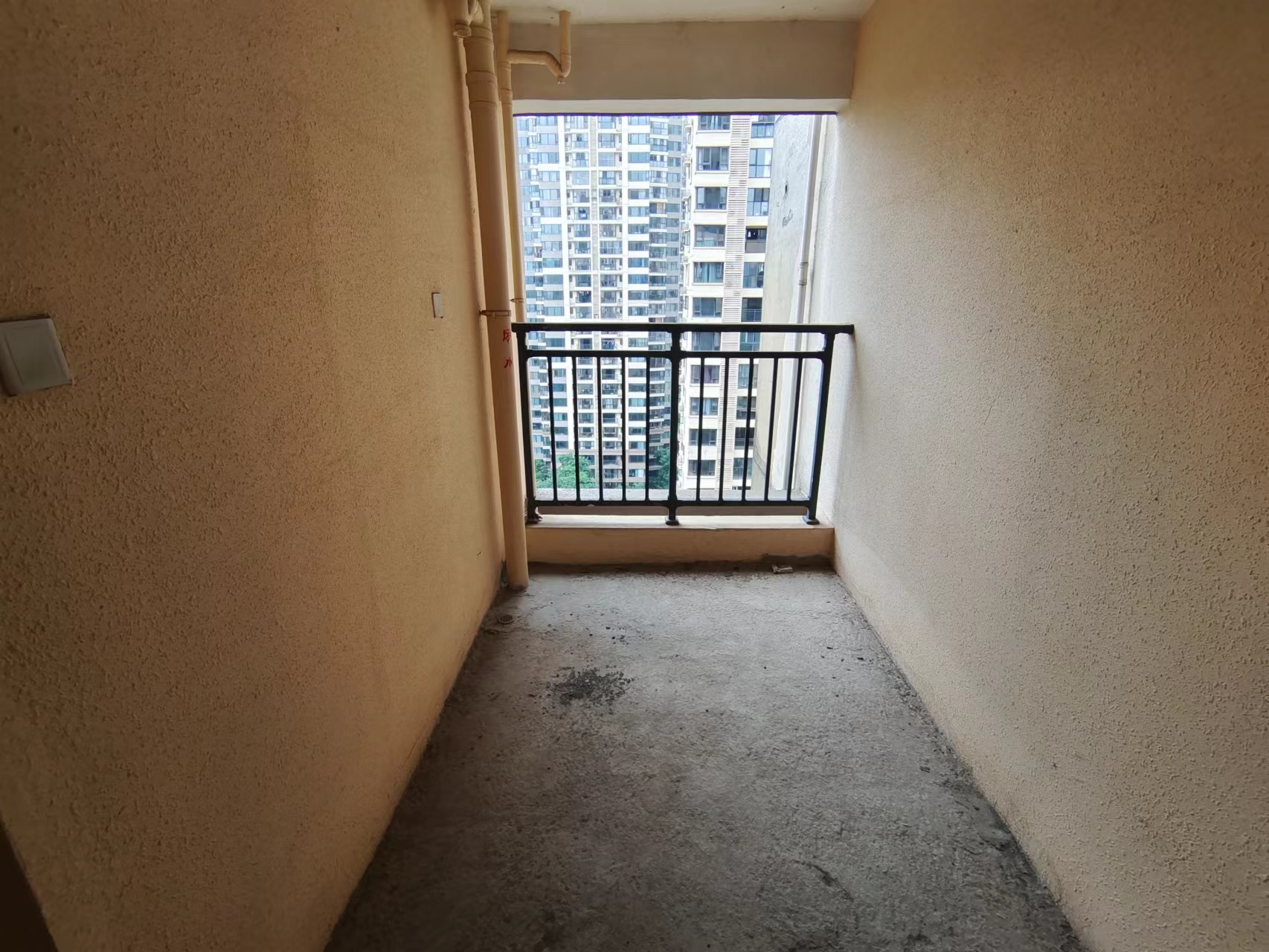 蓝溪谷 4室2厅1卫 110.0万 蓝溪谷 4室2厅1卫 110.0万客厅