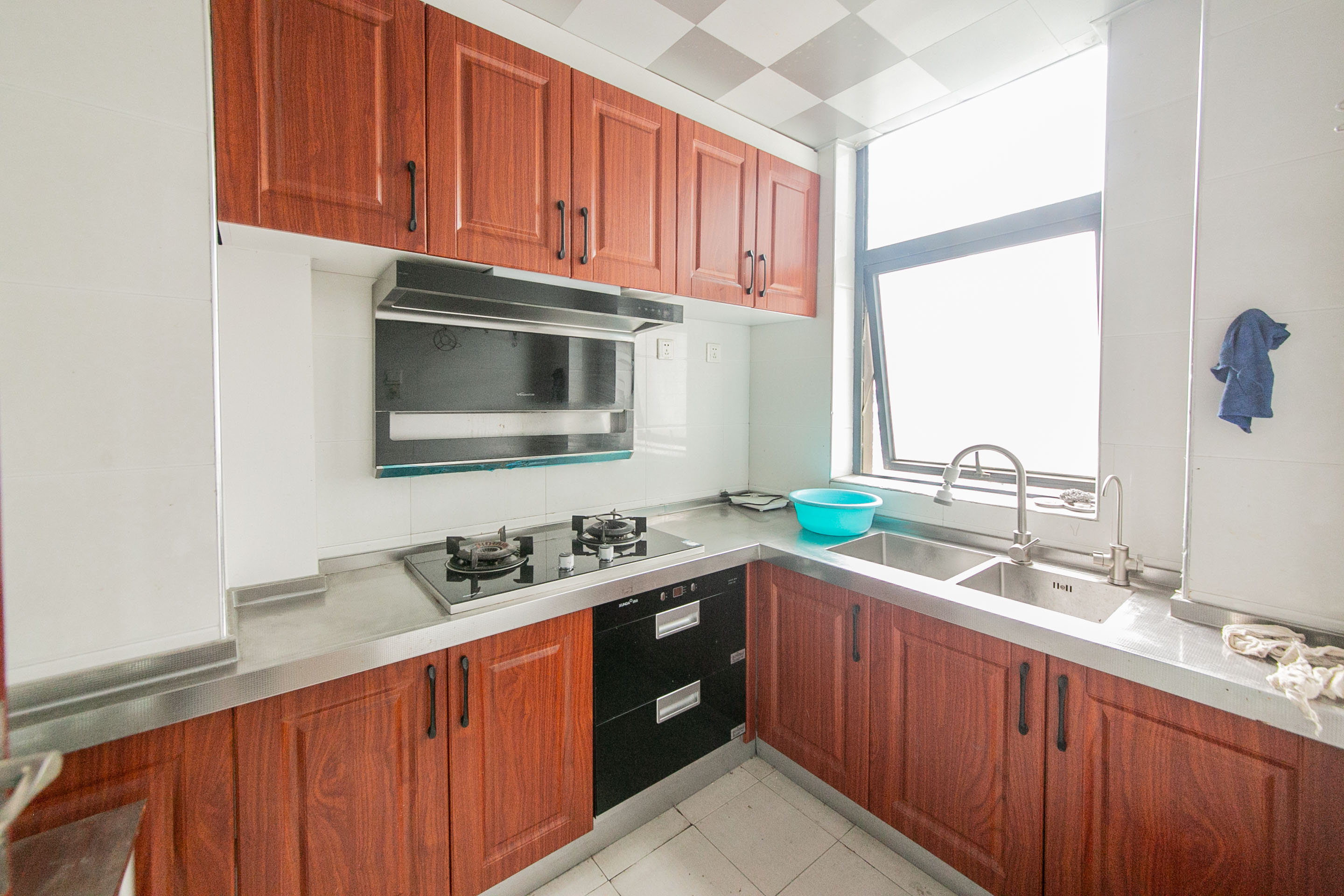 湘江世纪城融江苑  3室2厅1卫    115.0万厨房