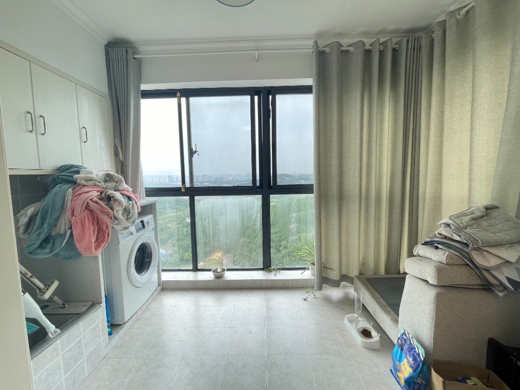 时代新城(翰林府) 3室2厅2卫 50.0万 时代新城(翰林府) 3室2厅2卫 50.0万客厅