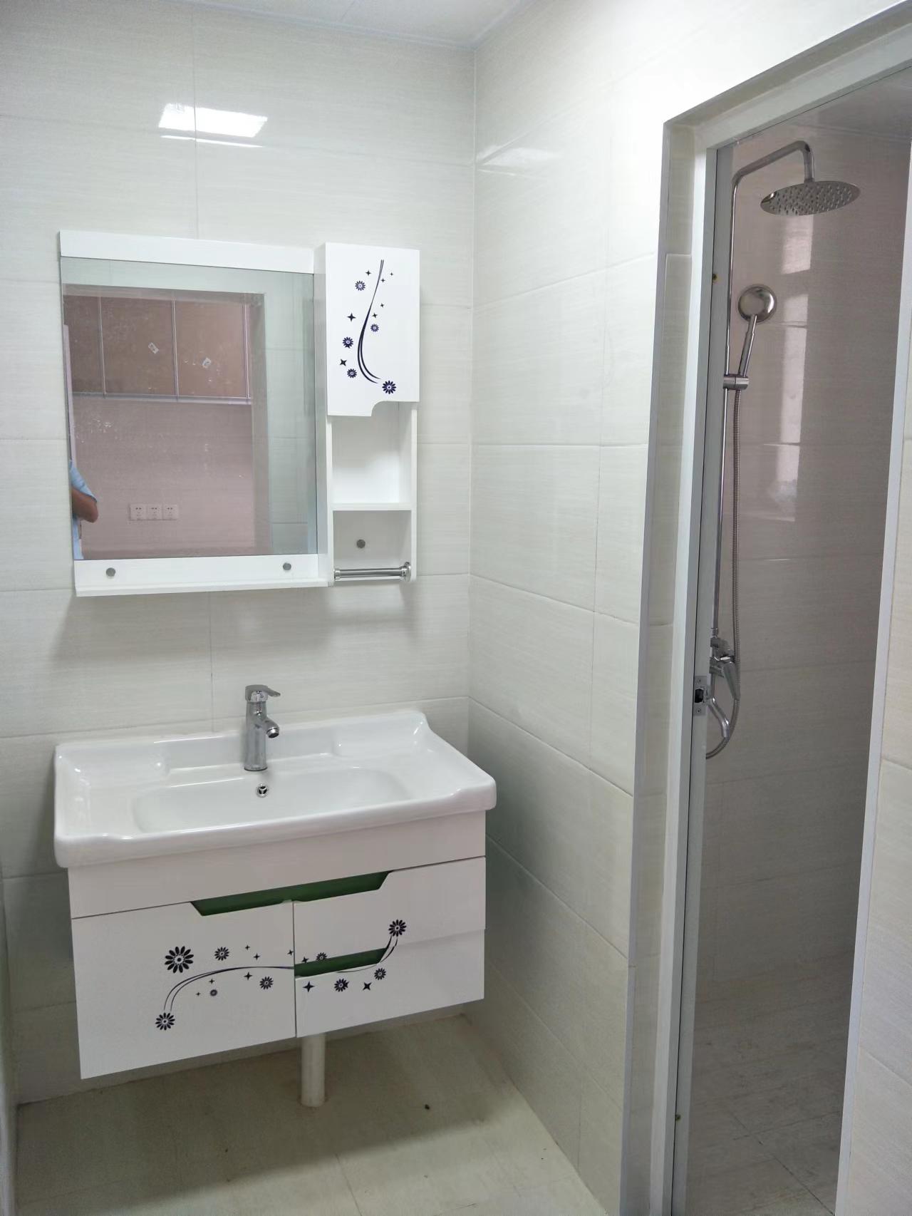 西苑小区 4室2厅1卫 62.0万 西苑小区 4室2厅1卫 62.0万客厅