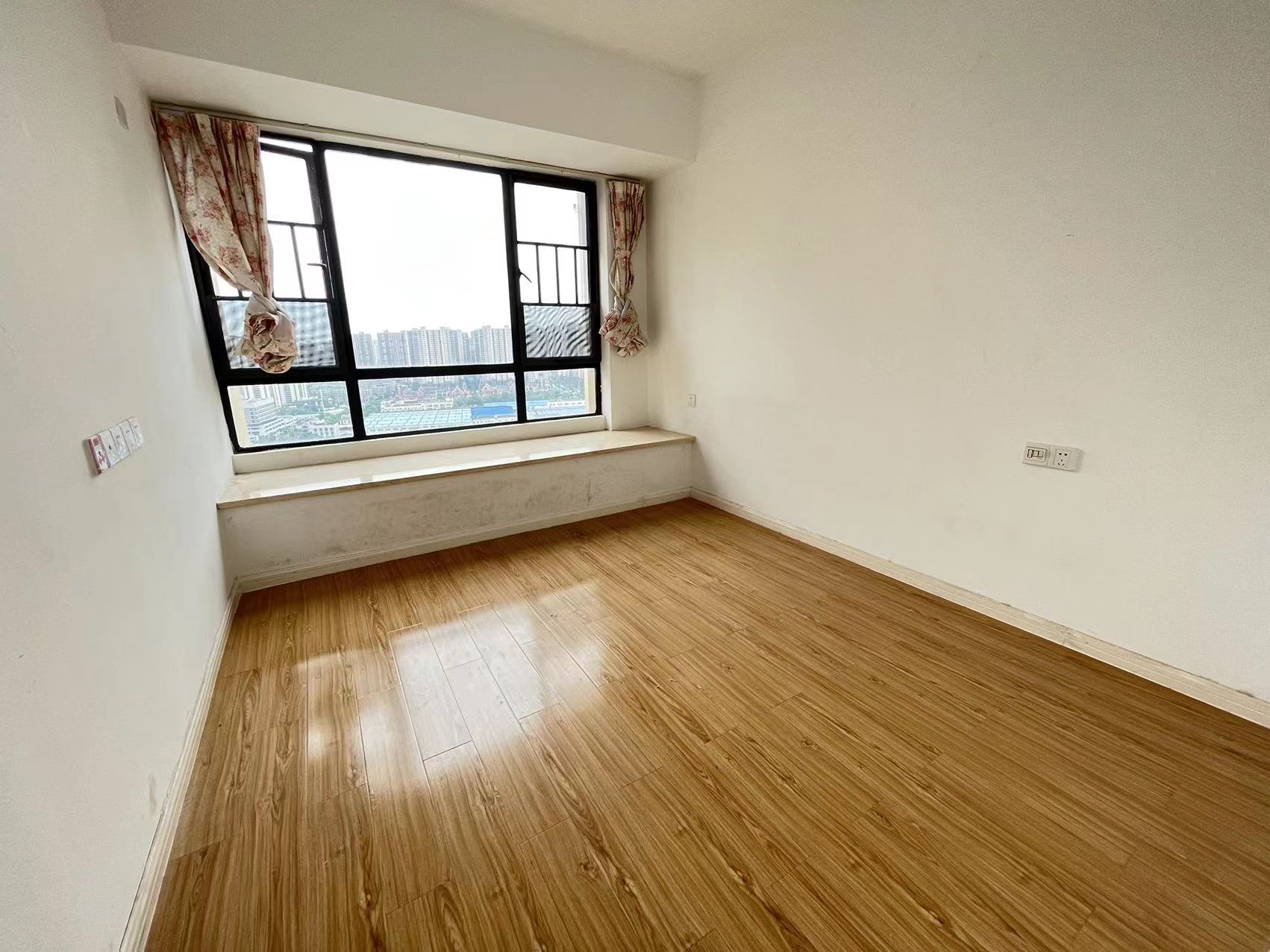 经世龙城 2室2厅1卫 64.0万 经世龙城 2室2厅1卫 64.0万客厅