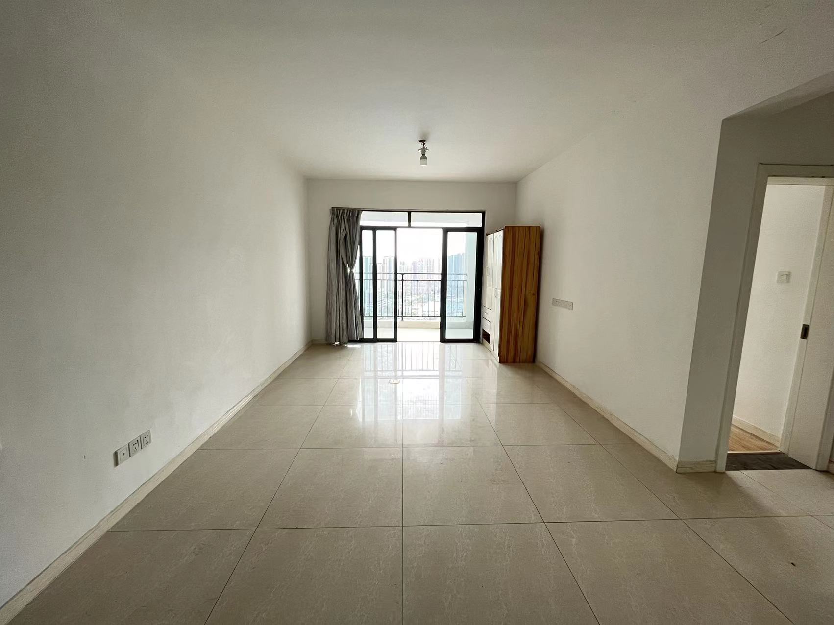 经世龙城 2室2厅1卫 64.0万 经世龙城 2室2厅1卫 64.0万客厅