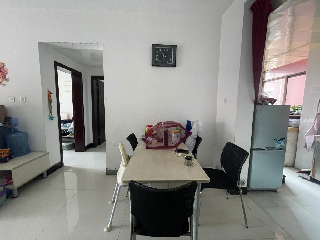 景秀名园 2室2厅2卫 29.8万 景秀名园 2室2厅2卫 29.8万客厅