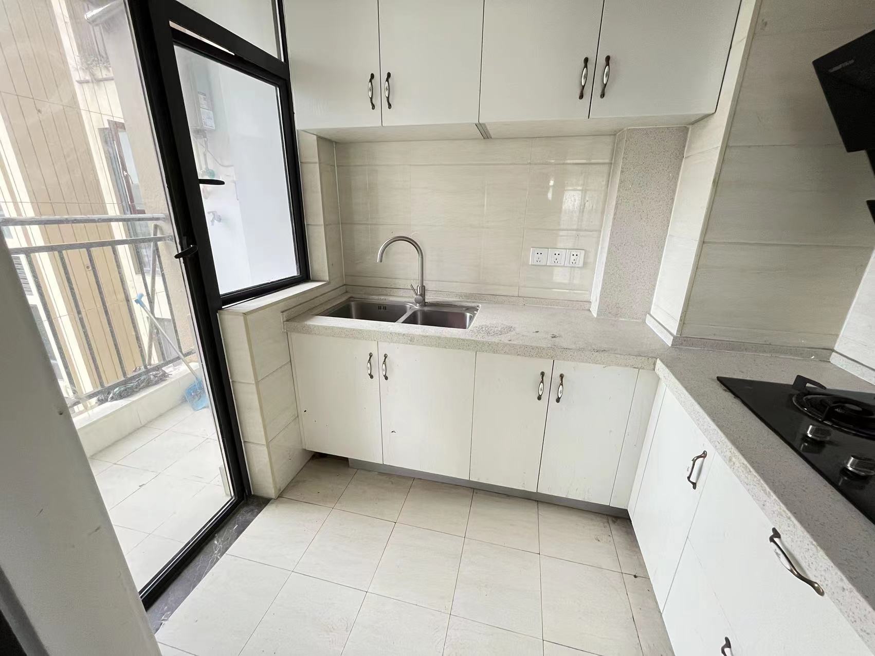 经世龙城 2室2厅1卫 64.0万 经世龙城 2室2厅1卫 64.0万客厅