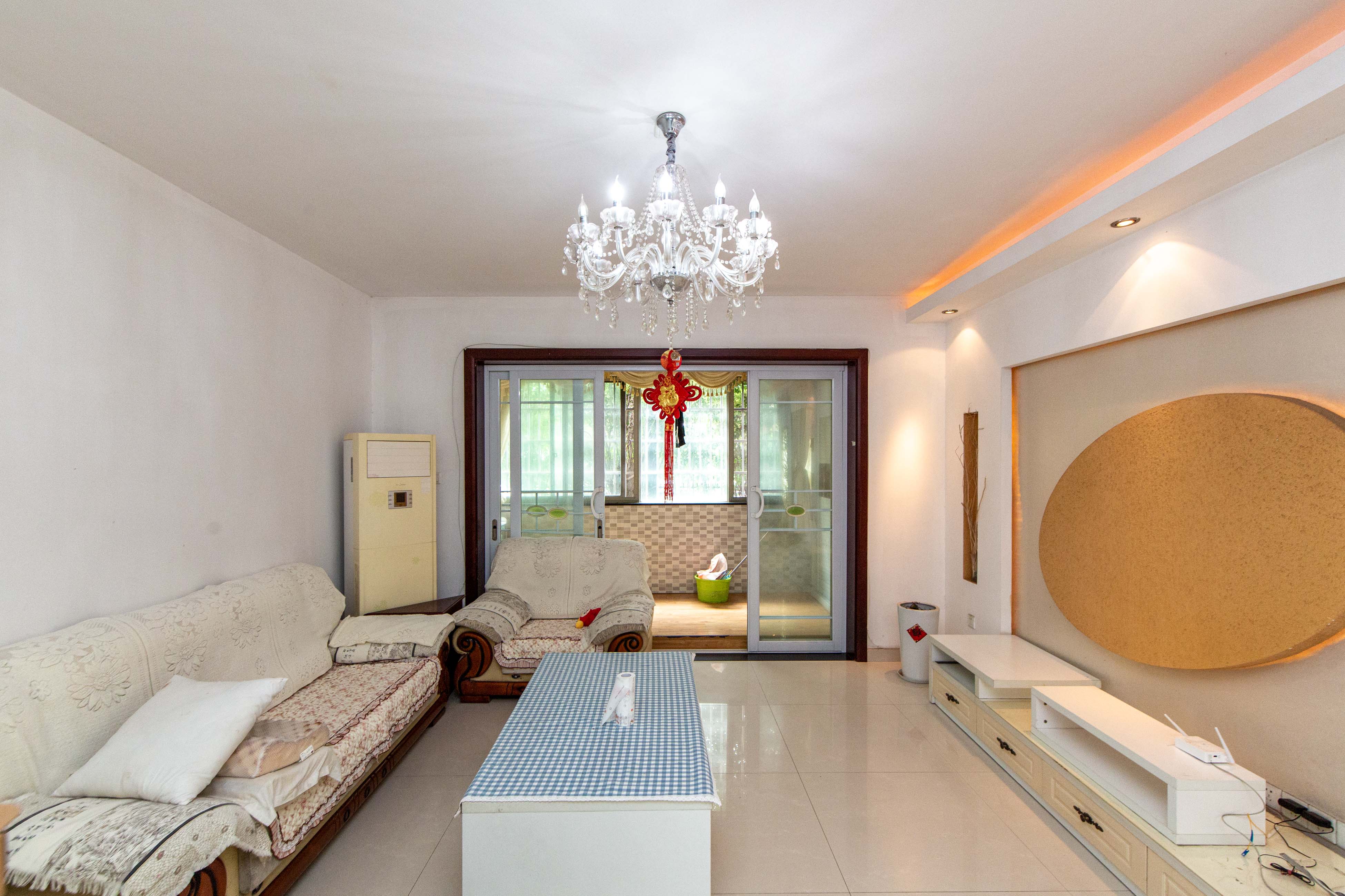 白沙湾嘉园  4室2厅2卫    130.0万 白沙湾嘉园  4室2厅2卫    130.0万客厅