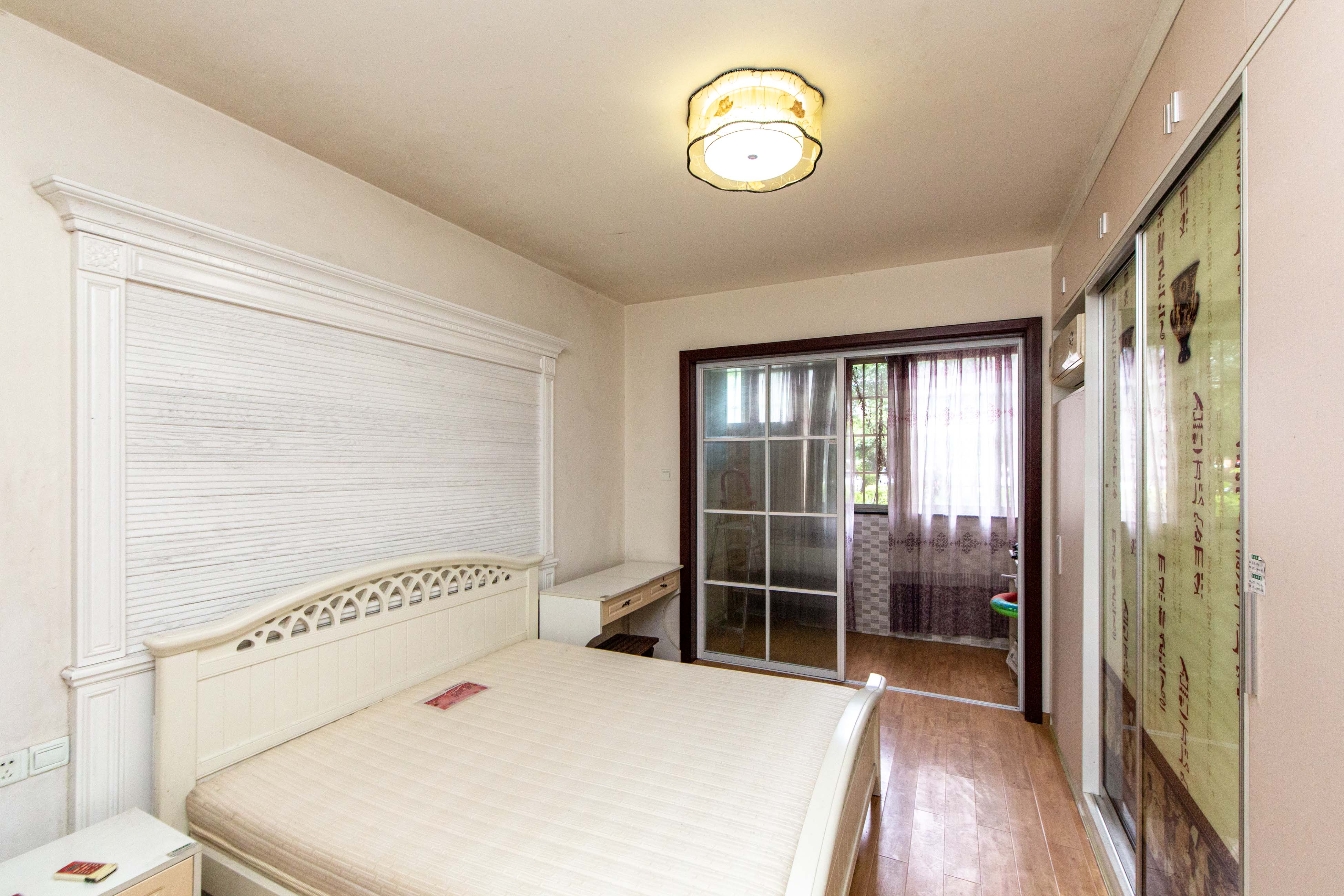 白沙湾嘉园  4室2厅2卫    130.0万 白沙湾嘉园  4室2厅2卫    130.0万卧室