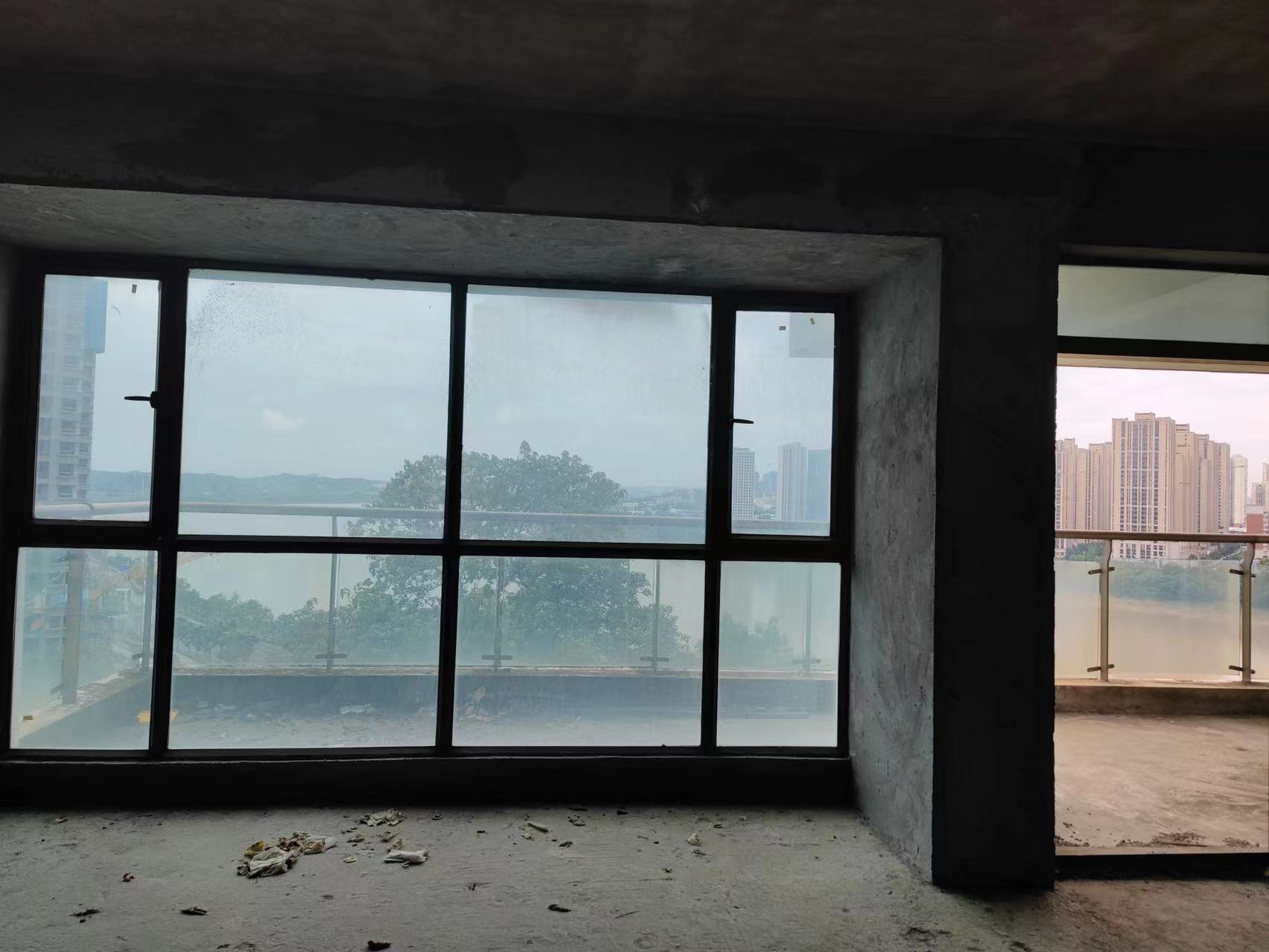 山水国际  4室2厅1卫    125.0万 山水国际  4室2厅1卫    125.0万客厅