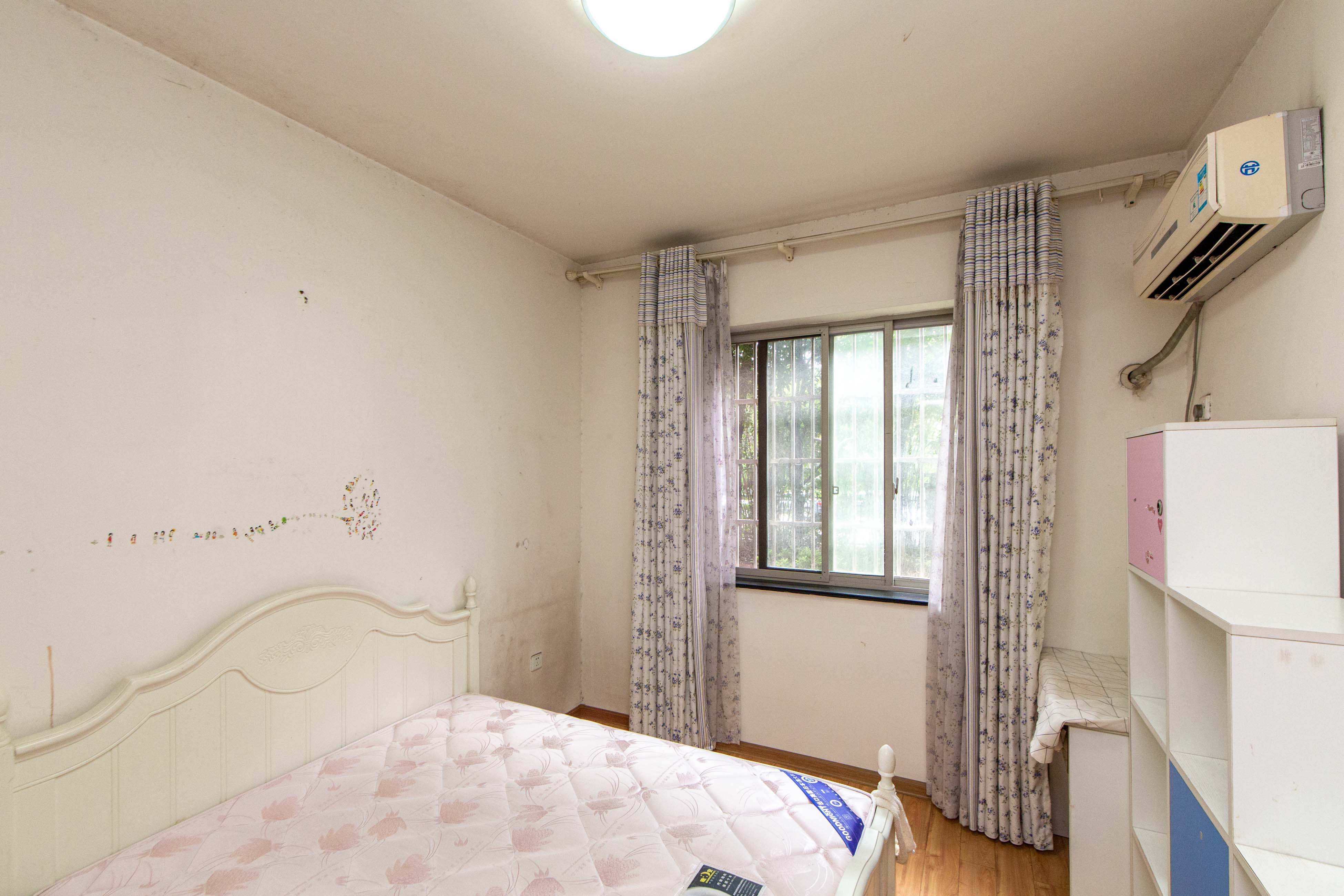 白沙湾嘉园  4室2厅2卫    130.0万 白沙湾嘉园  4室2厅2卫    130.0万卧室