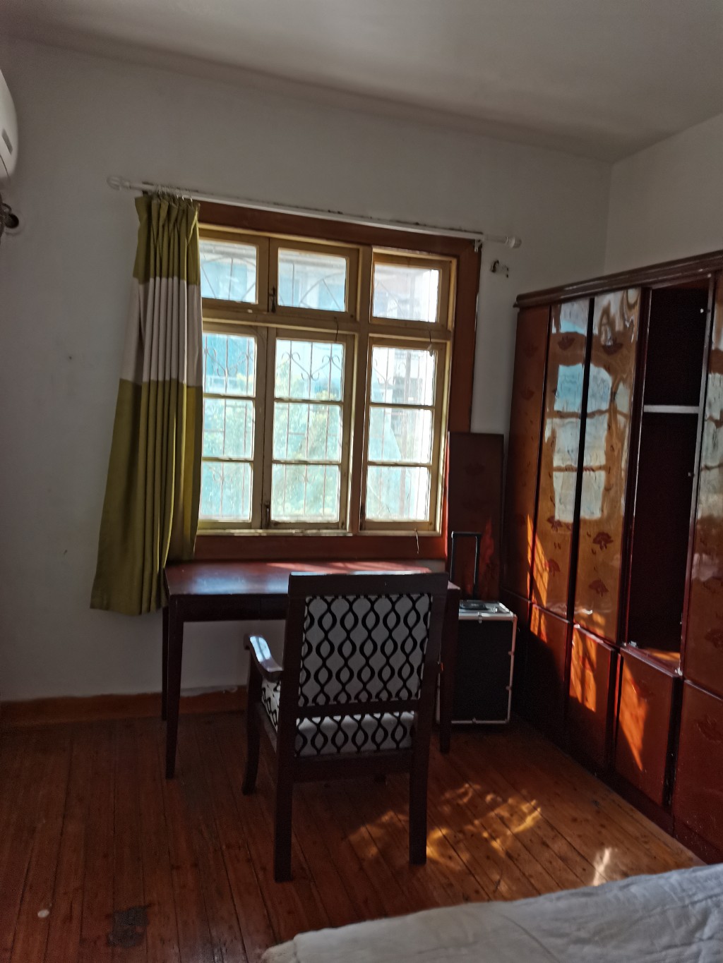 铁路小区  2室1厅1卫    27.8万 铁路小区  2室1厅1卫    27.8万客厅