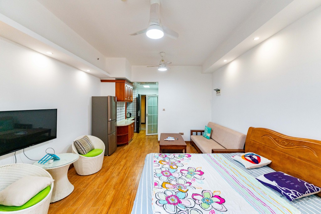 新世界广场  1室1厅1卫    29.8万卧室