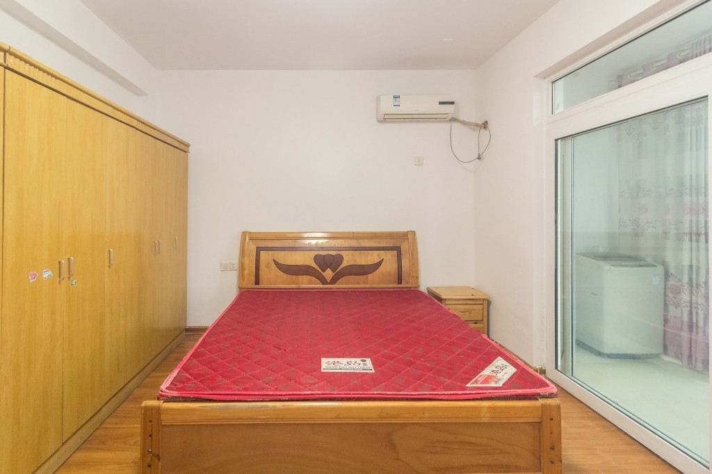 明天一城  3室2厅1卫    39.8万 明天一城  3室2厅1卫    39.8万卧室