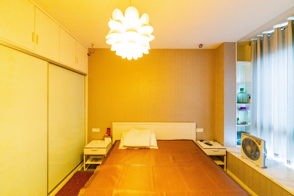 尊邸华庭  2室2厅1卫   80.00万卧室