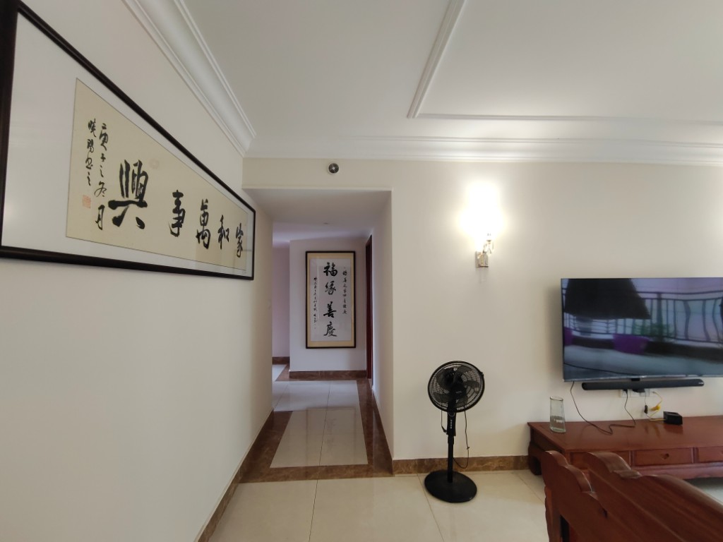 恒大华府  4室2厅2卫   158.00万客厅