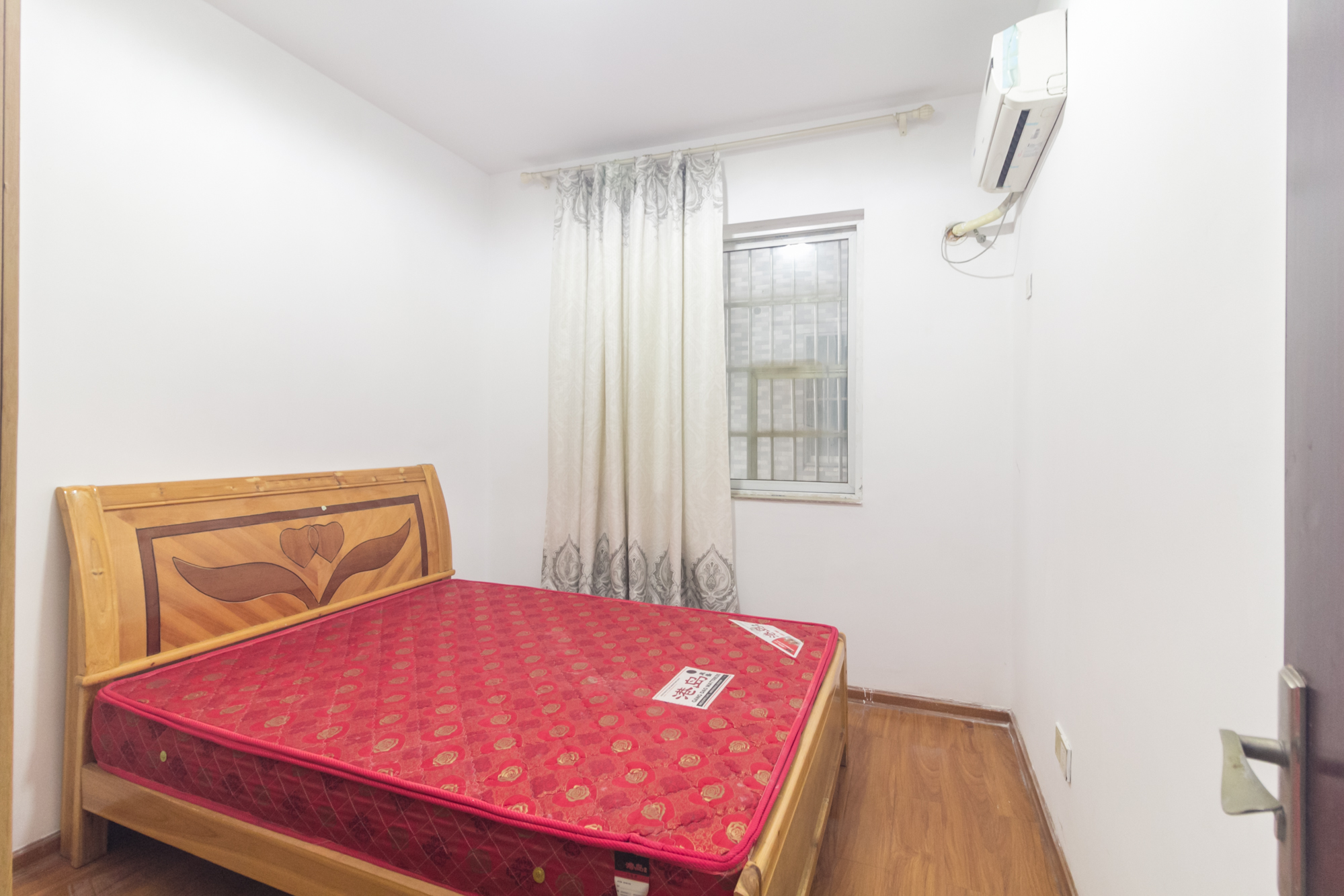 明天一城  3室2厅1卫    39.8万 明天一城  3室2厅1卫    39.8万卧室