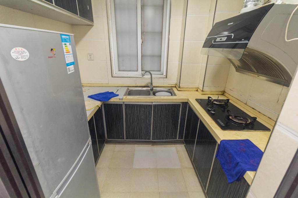 明天一城  3室2厅1卫    39.8万 明天一城  3室2厅1卫    39.8万厨房