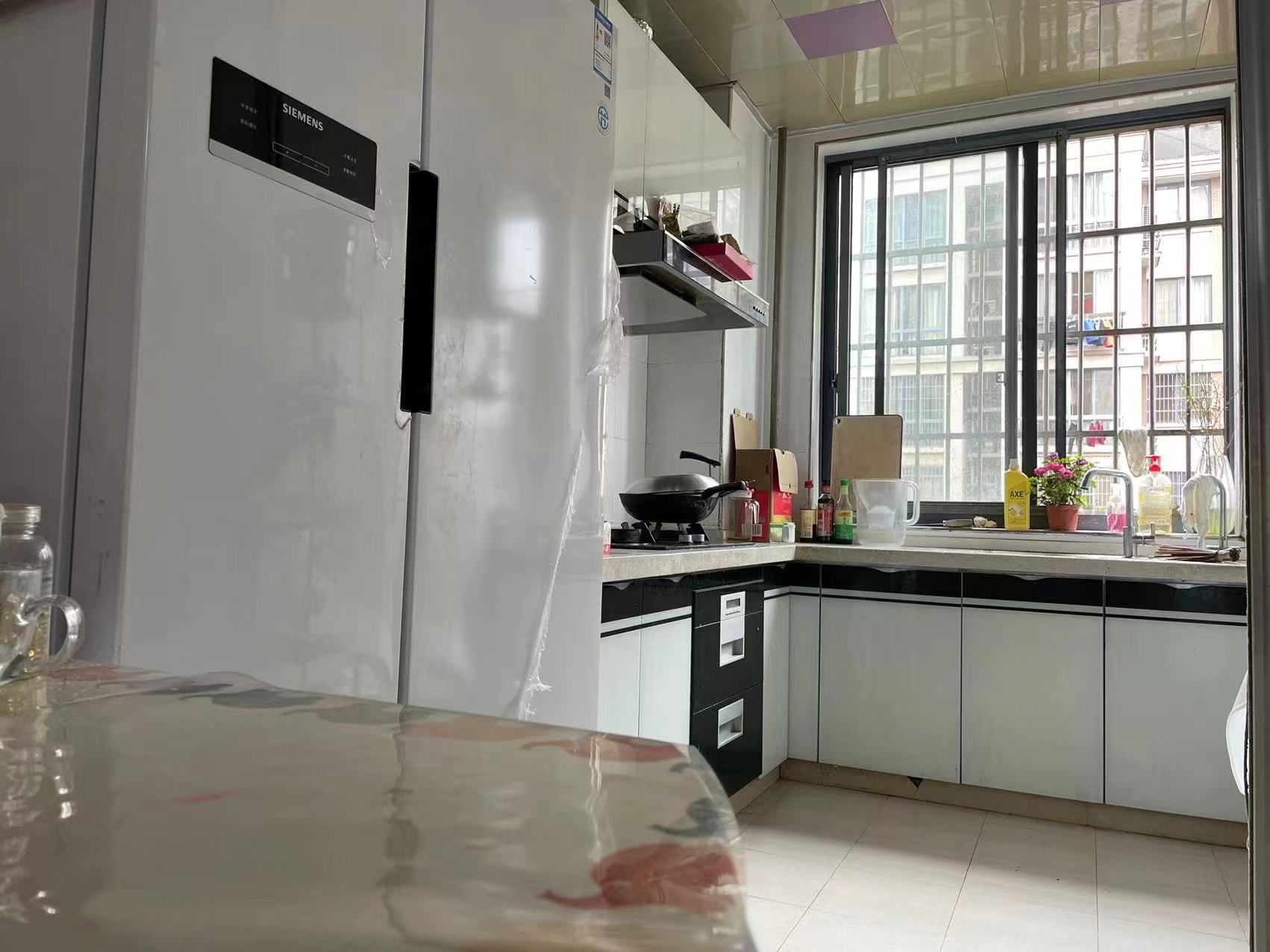 天泉一品  3室2厅1卫    70.8万 天泉一品  3室2厅1卫    70.8万客厅