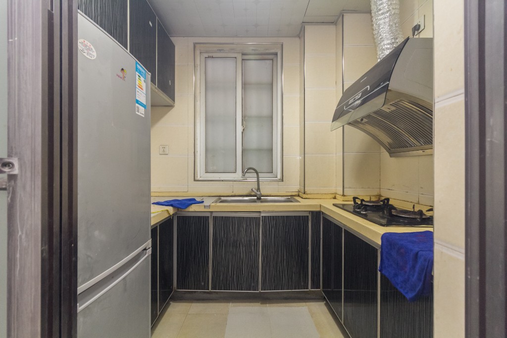 明天一城  3室2厅1卫    39.8万 明天一城  3室2厅1卫    39.8万厨房