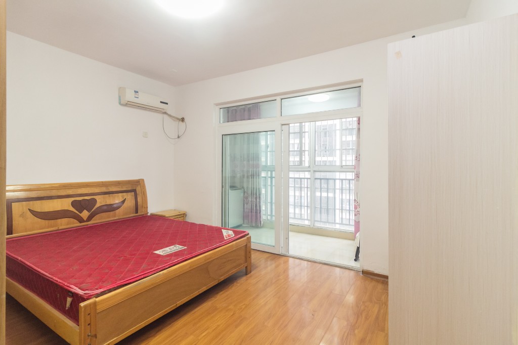 明天一城  3室2厅1卫    39.8万 明天一城  3室2厅1卫    39.8万卧室