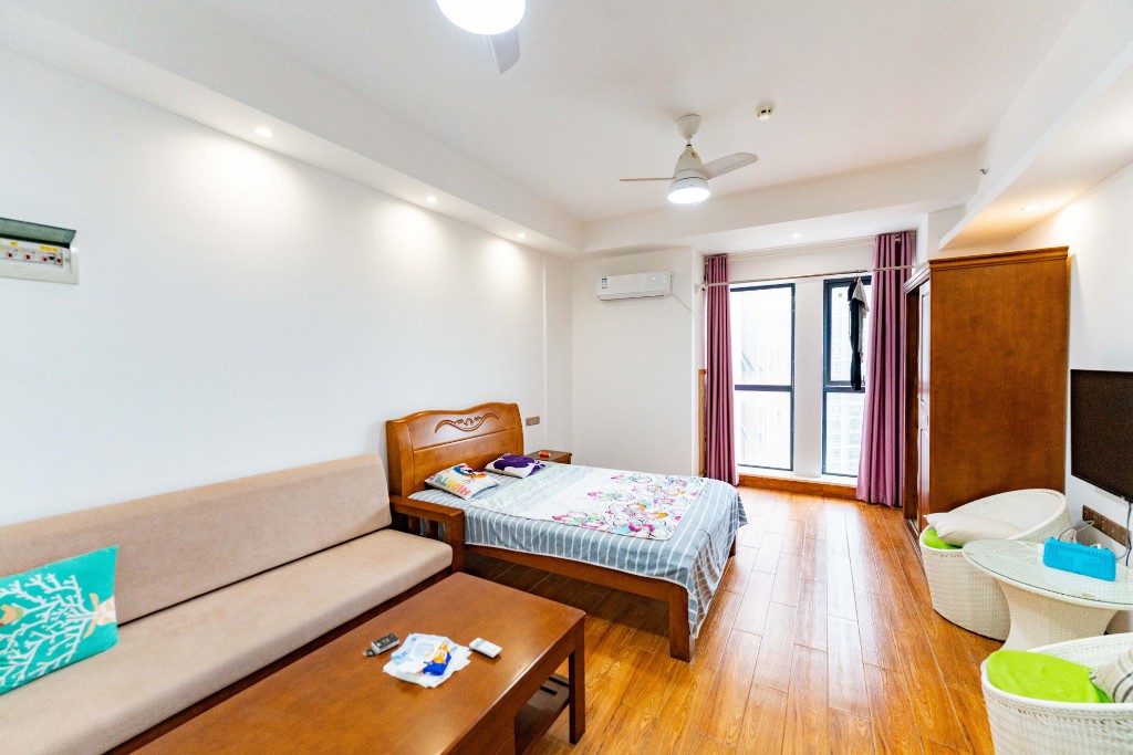 新世界广场  1室1厅1卫    29.8万客厅