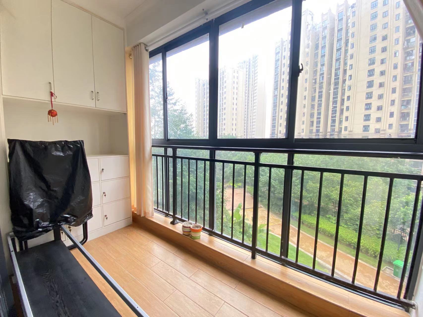 经世龙城 3室2厅2卫 66.0万 经世龙城 3室2厅2卫 66.0万客厅