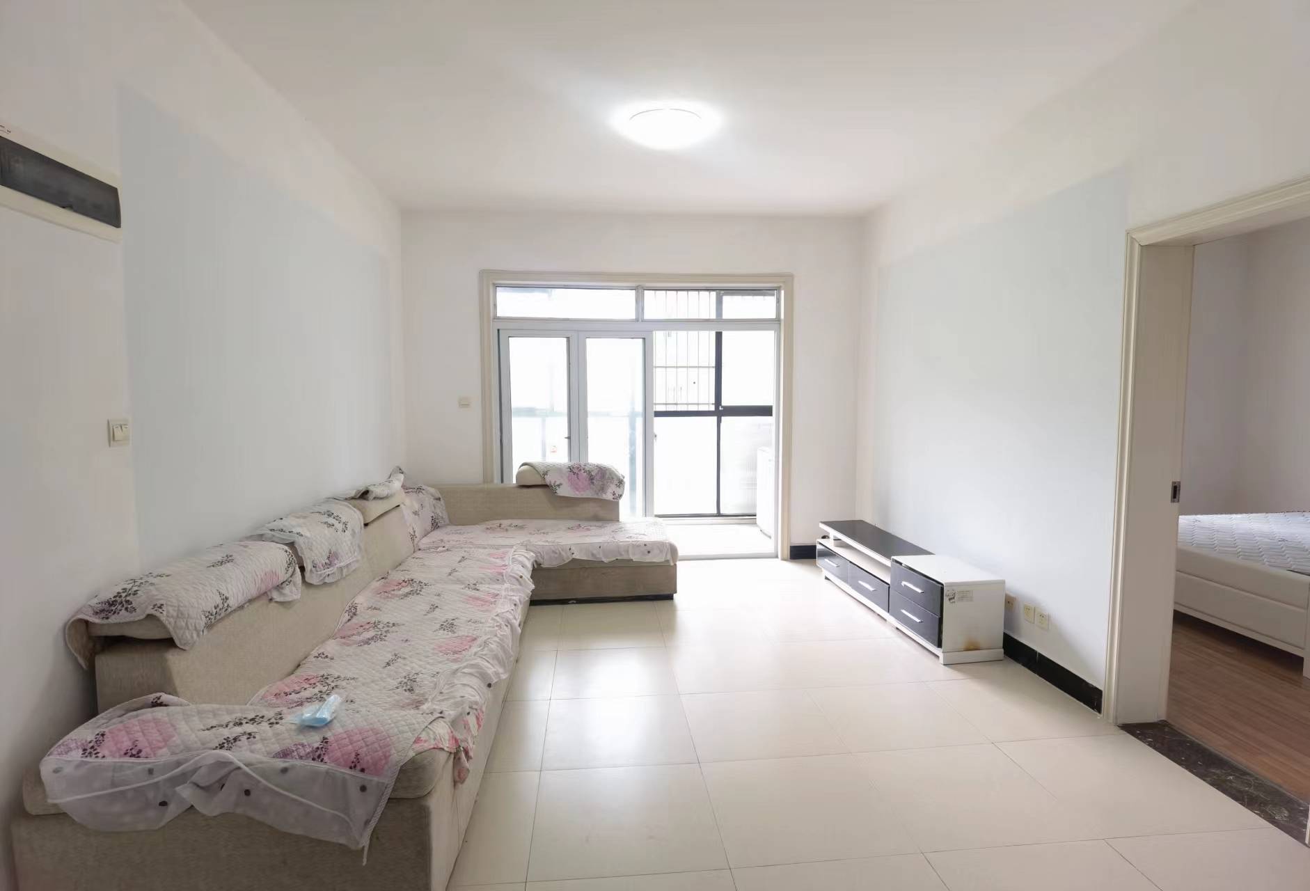 蓝筹公寓二期2-3栋  2室2厅1卫    45.0万 蓝筹公寓二期2-3栋  2室2厅1卫    45.0万客厅