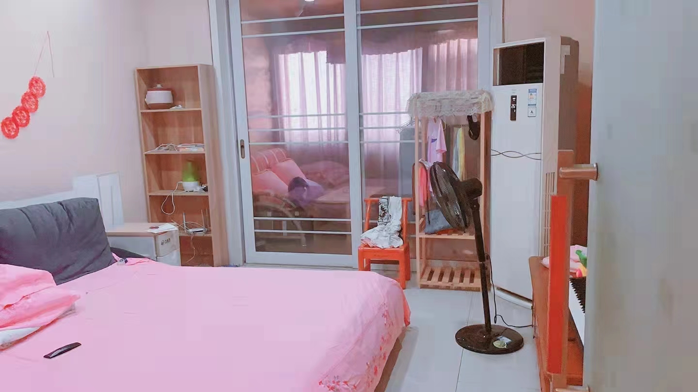 水岸春天 2室1厅1卫 43.8万 水岸春天 2室1厅1卫 43.8万客厅