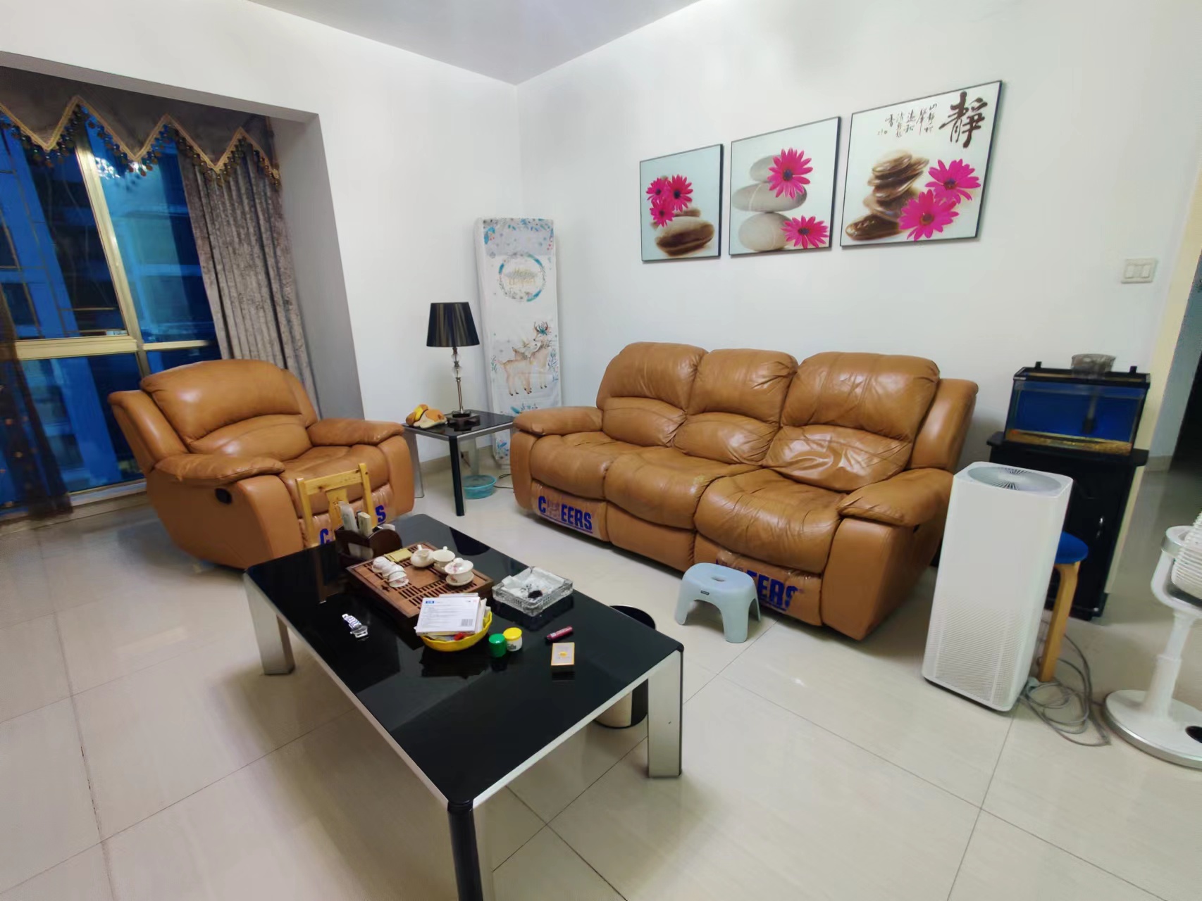 紫金名门 3室2厅1卫 58.0万 紫金名门 3室2厅1卫 58.0万客厅