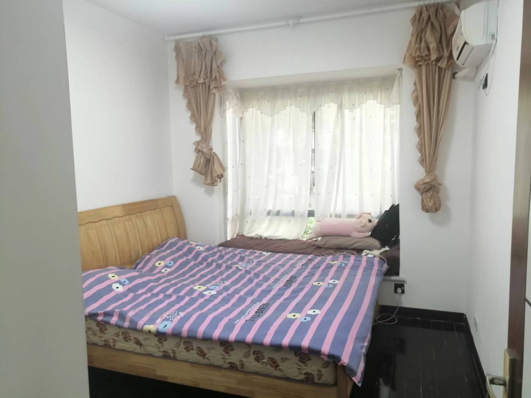 湘银二期世纪花园 3室2厅2卫 72.0万 湘银二期世纪花园 3室2厅2卫 72.0万客厅