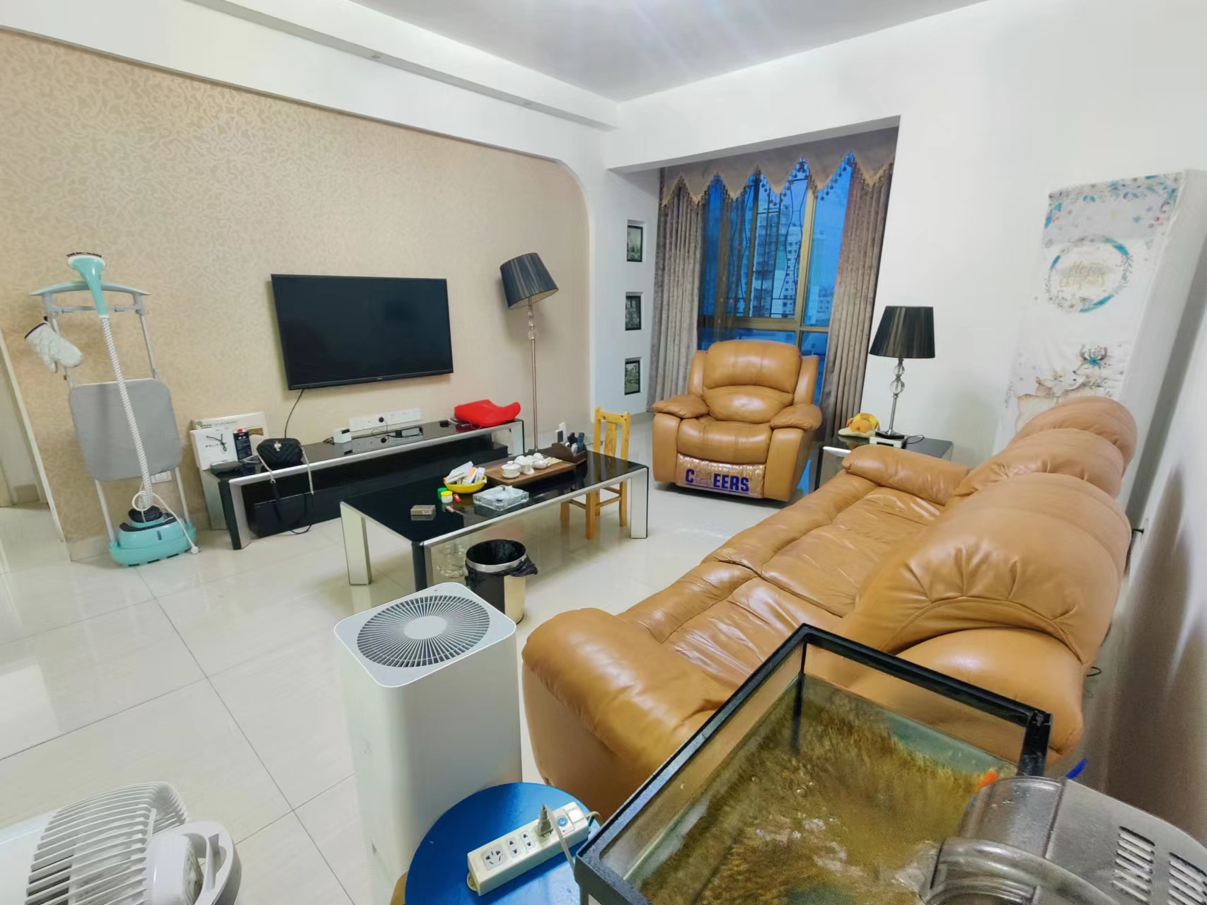 紫金名门 3室2厅1卫 58.0万 紫金名门 3室2厅1卫 58.0万客厅