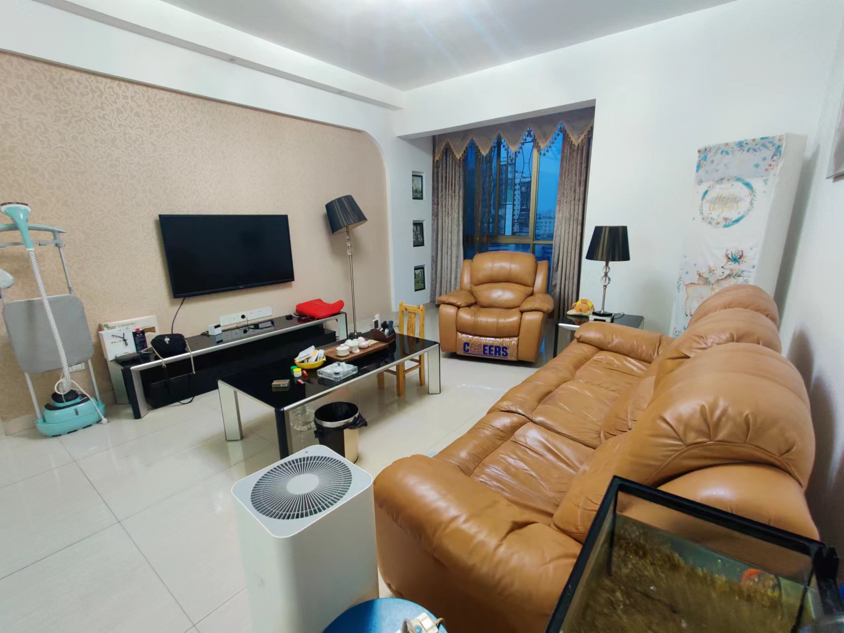 紫金名门 3室2厅1卫 58.0万 紫金名门 3室2厅1卫 58.0万客厅